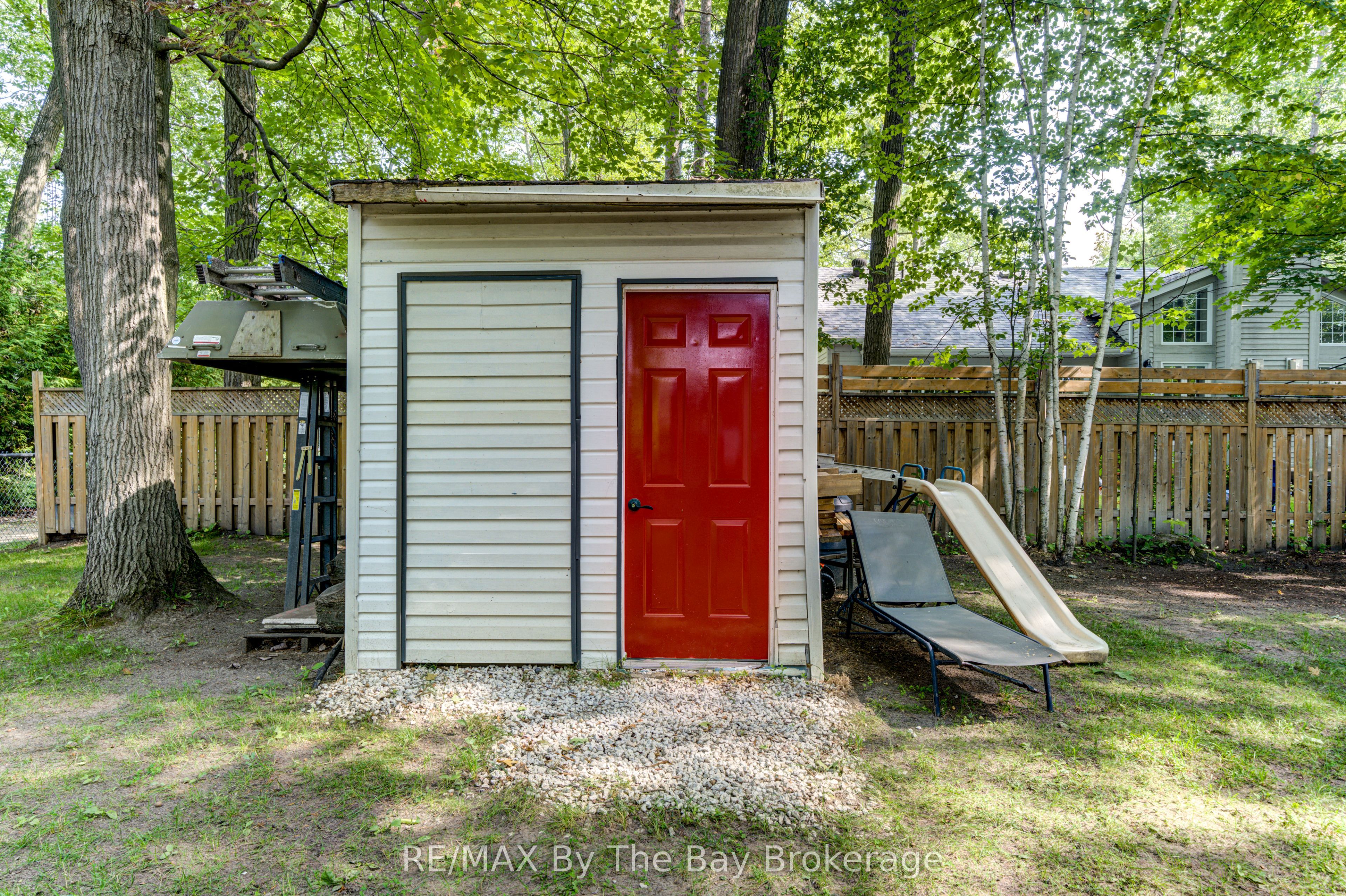 717 Oxbow Park Drive Property Photo 25