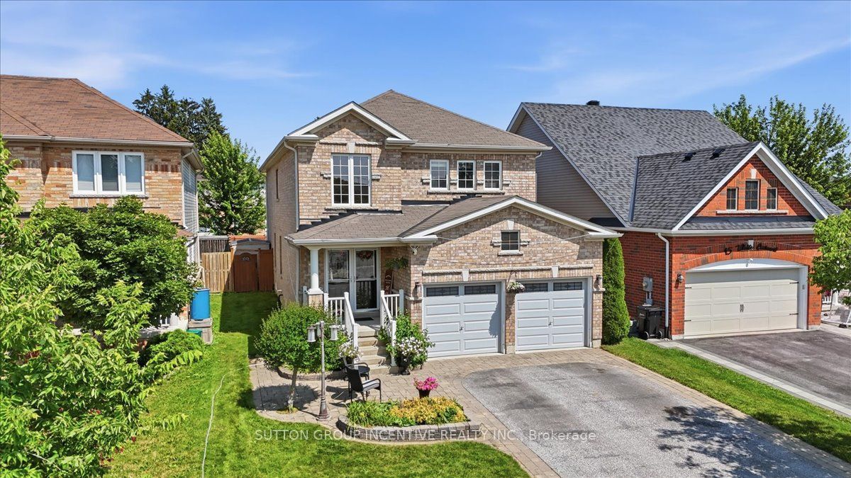 17 White Crescent Property Photo 1