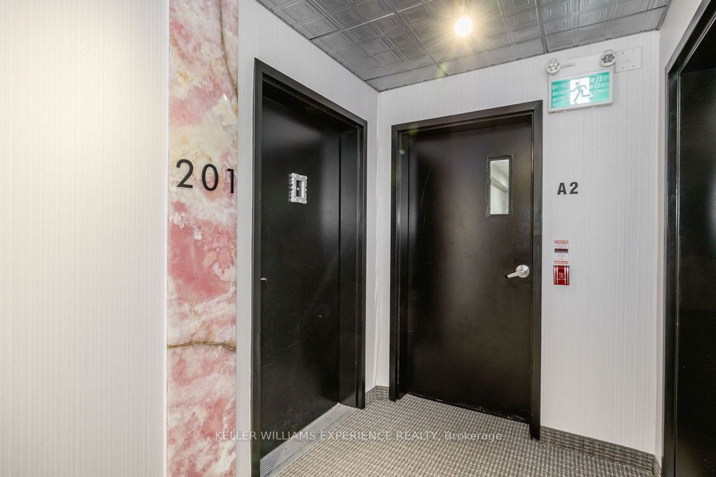 300 Essa Road E 201 Property Photo 6