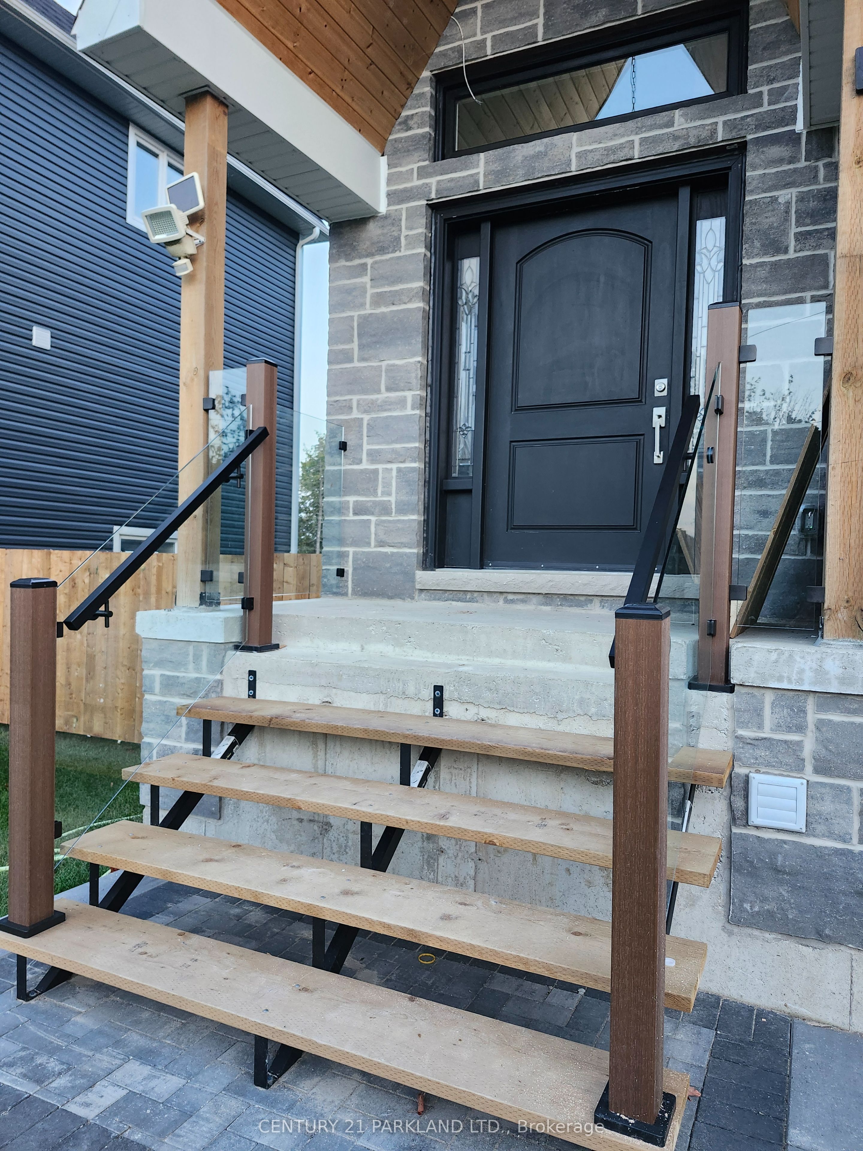 15 Stanley Avenue Property Photo 2