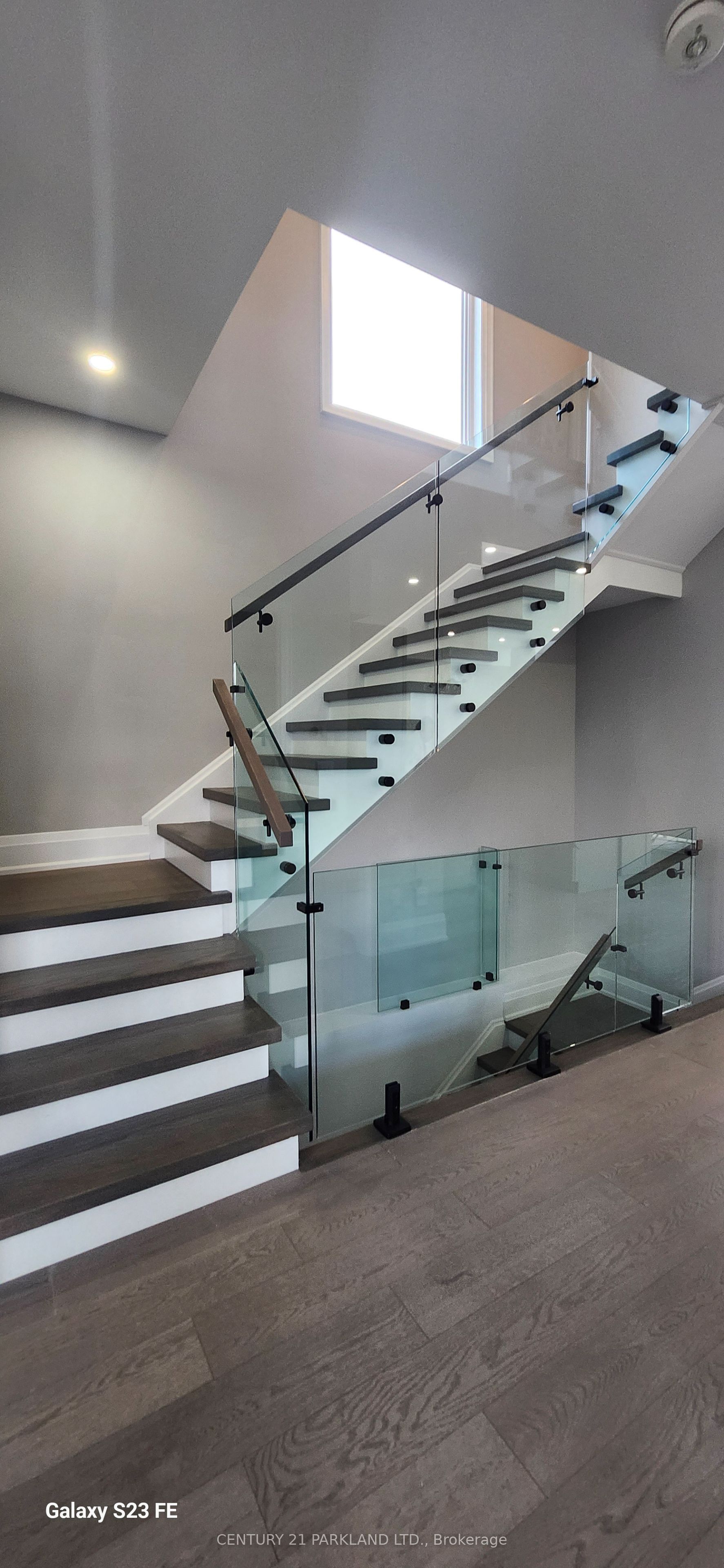 15 Stanley Avenue Property Photo 18
