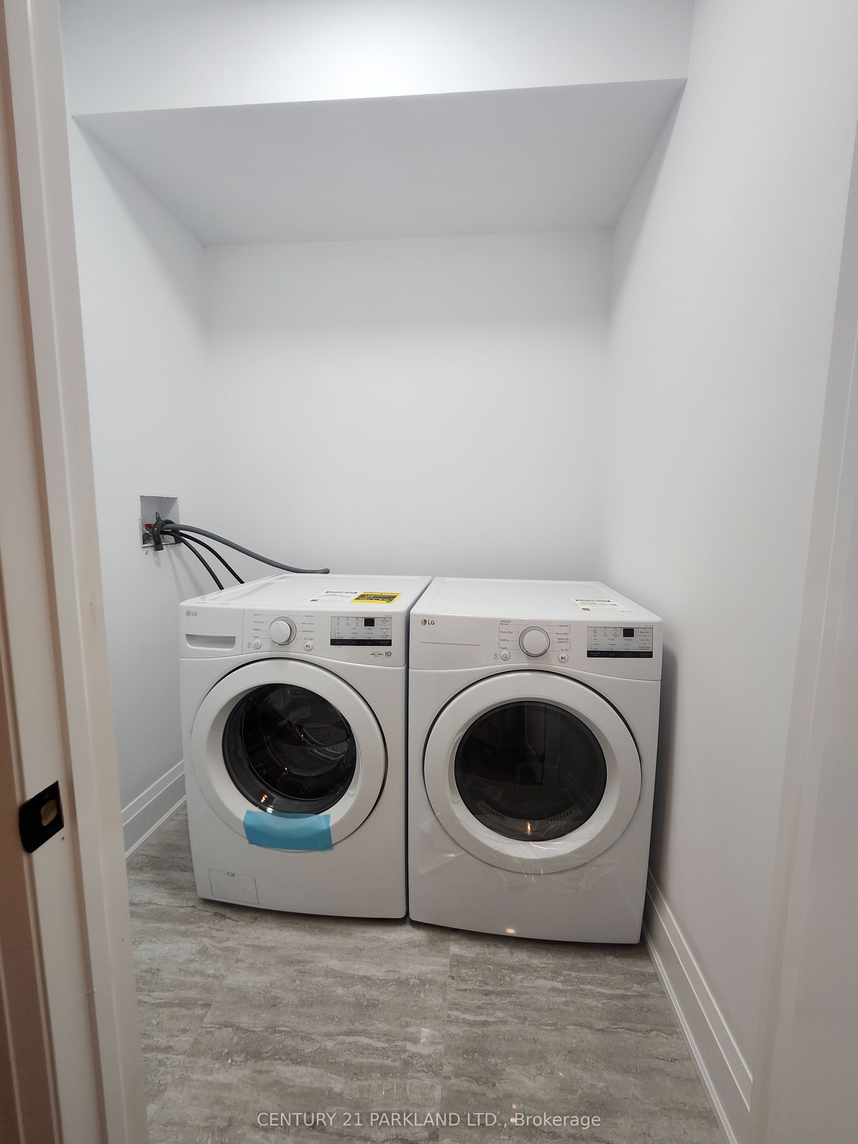 15 Stanley Avenue Property Photo 33