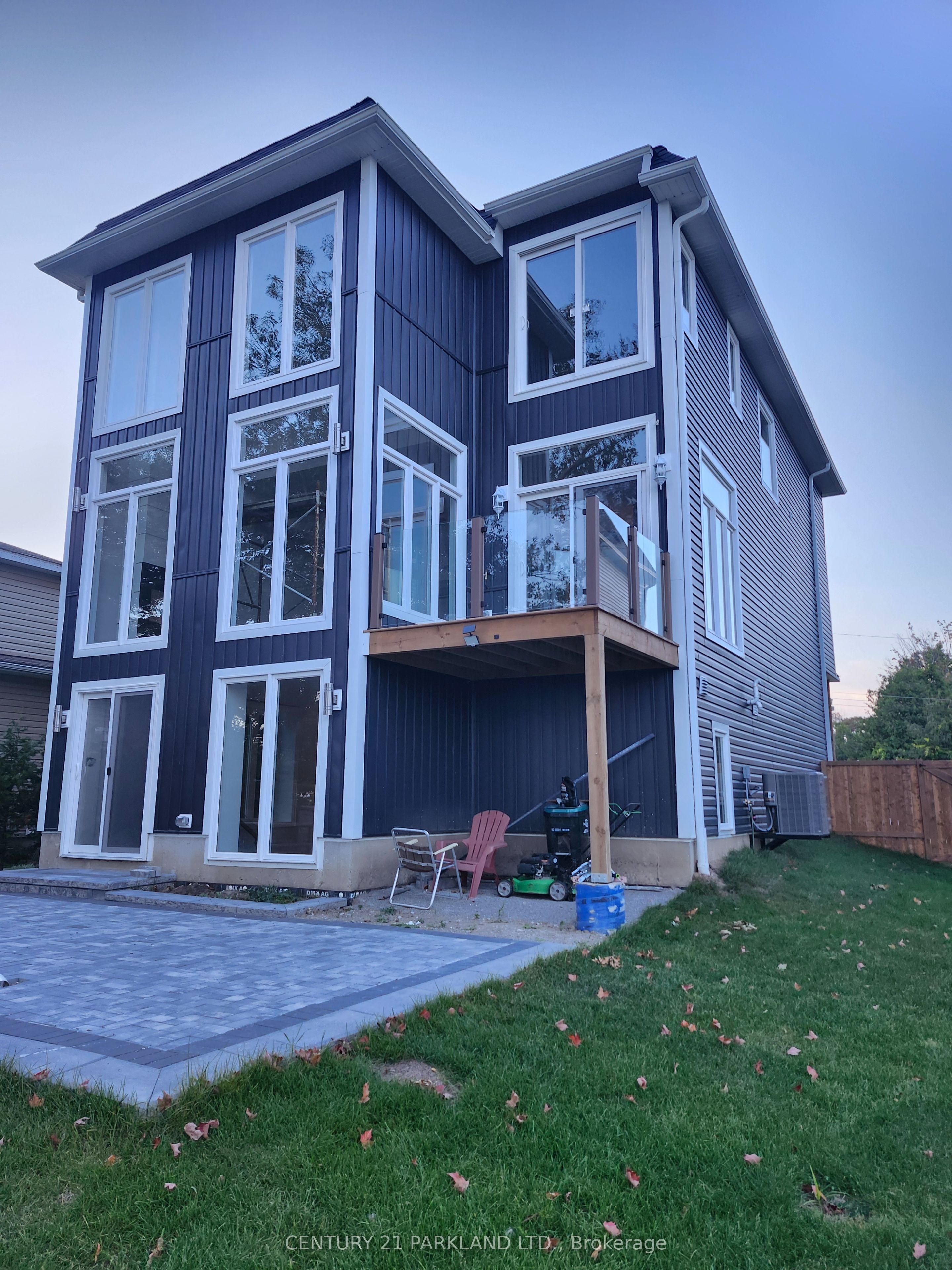 15 Stanley Avenue Property Photo 39