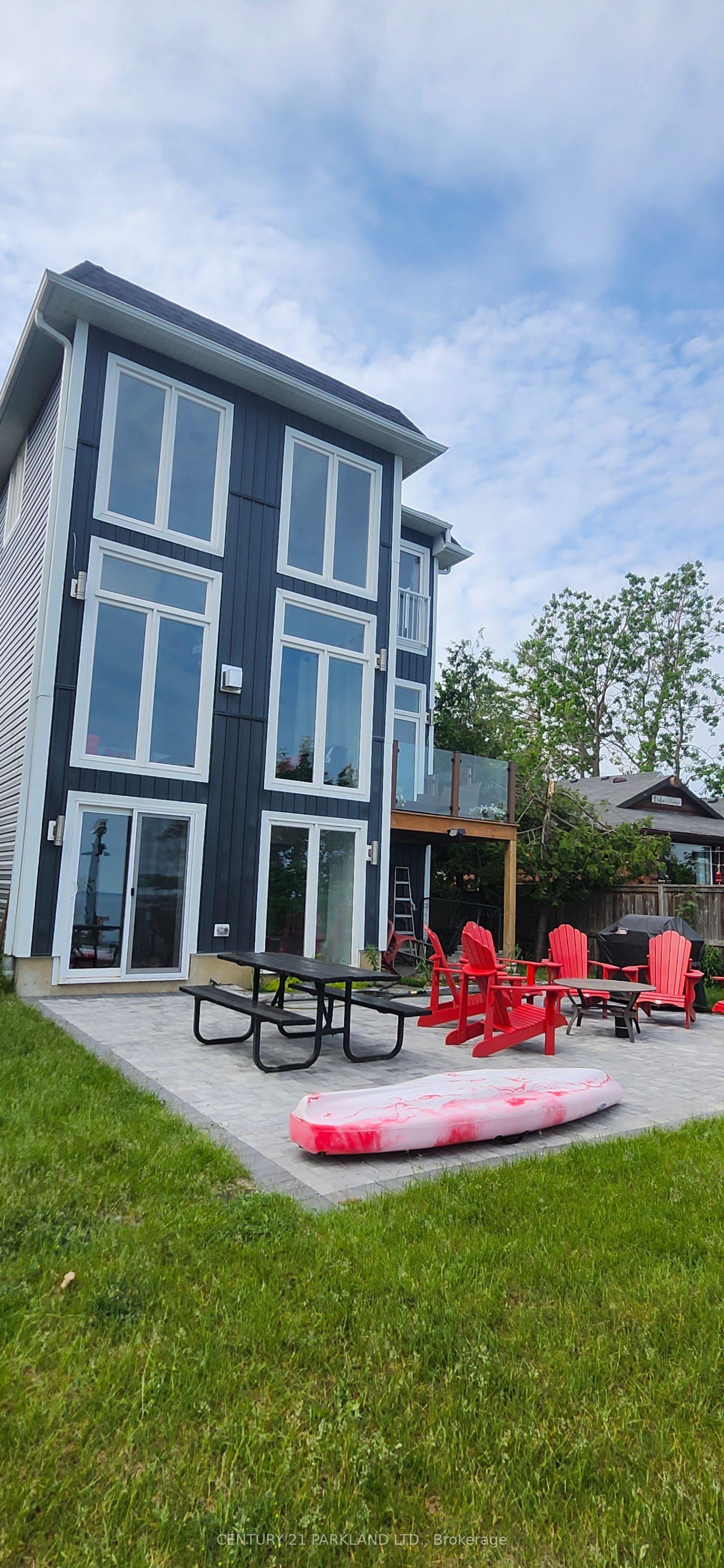 15 Stanley Avenue Property Photo 40