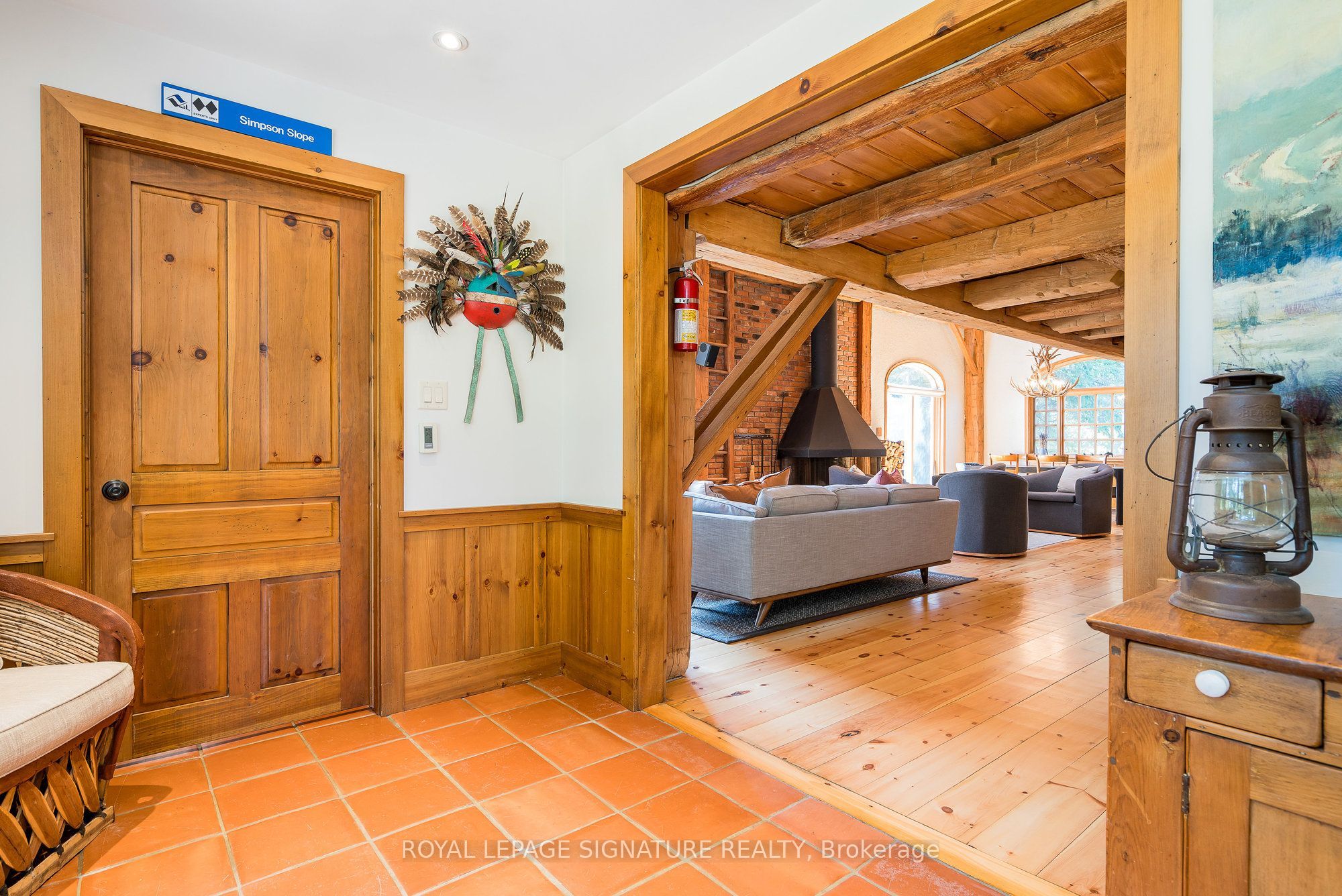 22 Newton Way Property Photo 5