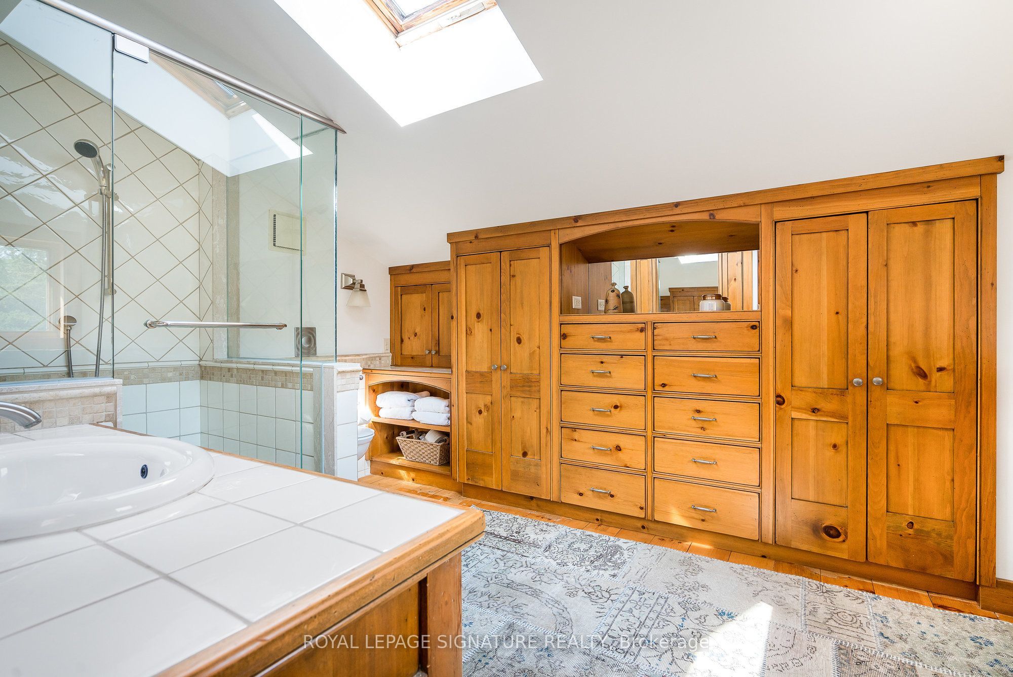 22 Newton Way Property Photo 35