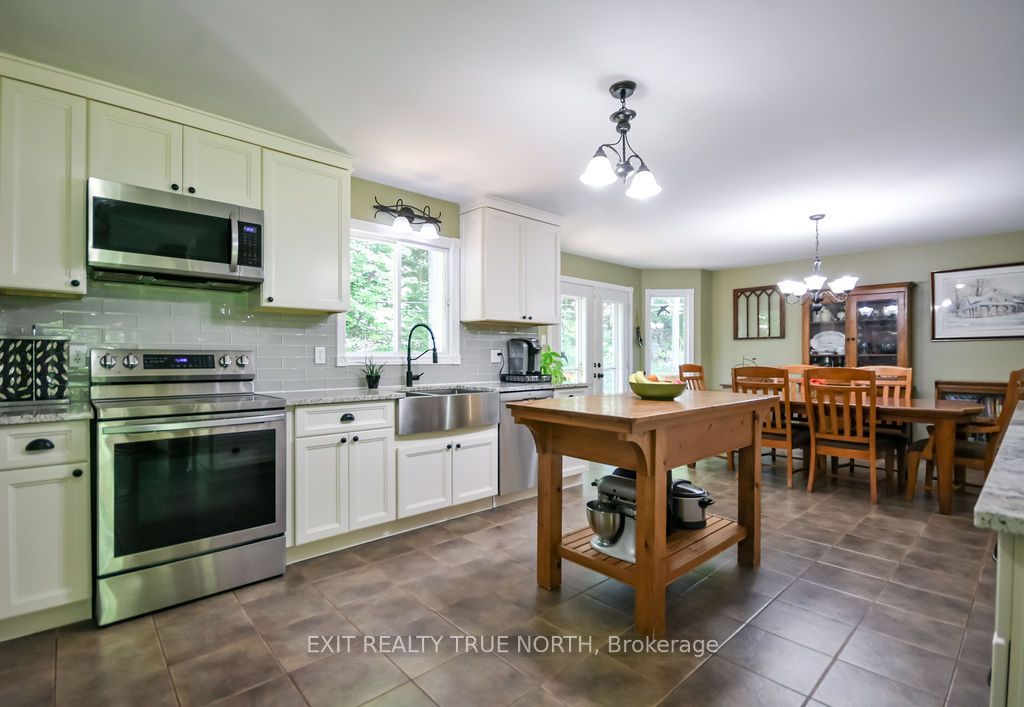 3889 Baseline Road Property Photo 10