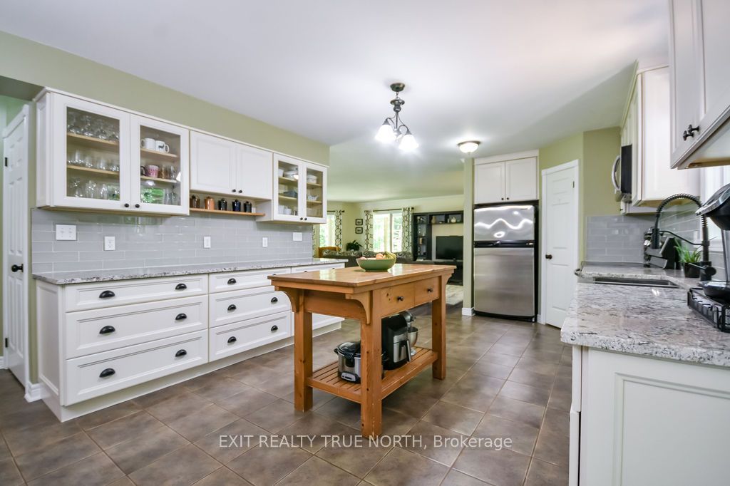3889 Baseline Road Property Photo 18