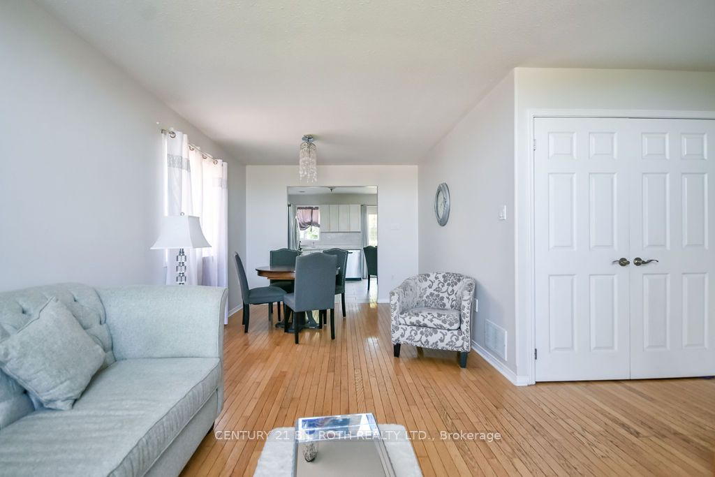 53 Forest Dale Drive Property Photo 5