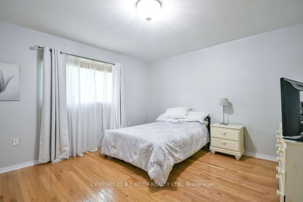 53 Forest Dale Drive Property Photo 13