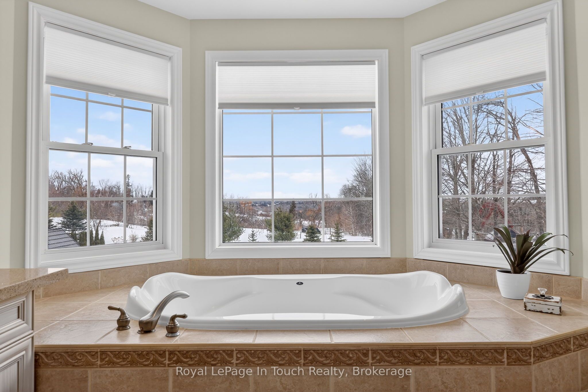 3225 10 Line N Property Photo 20
