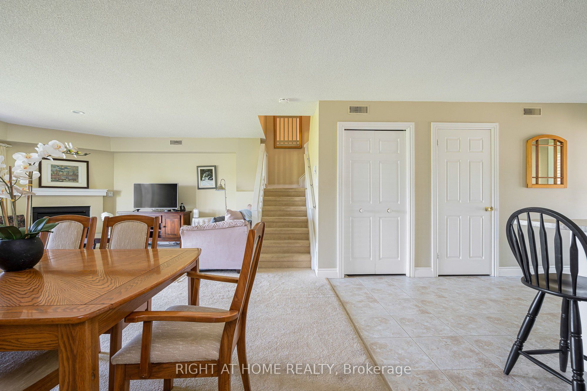 569 Oxbow Crescent Property Photo 10