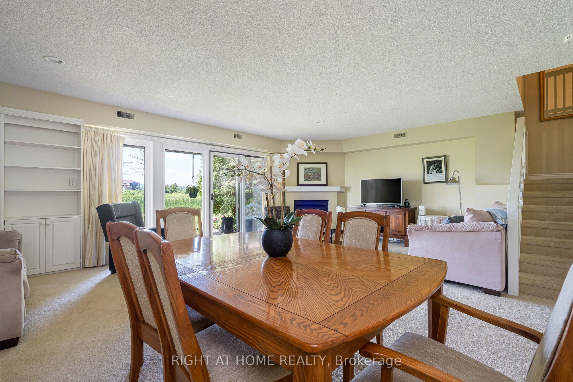 569 Oxbow Crescent Property Photo 11