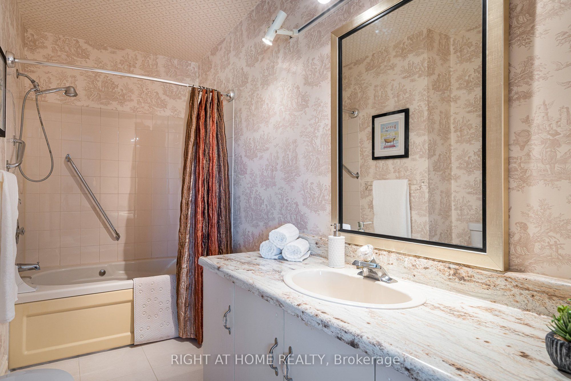 569 Oxbow Crescent Property Photo 21