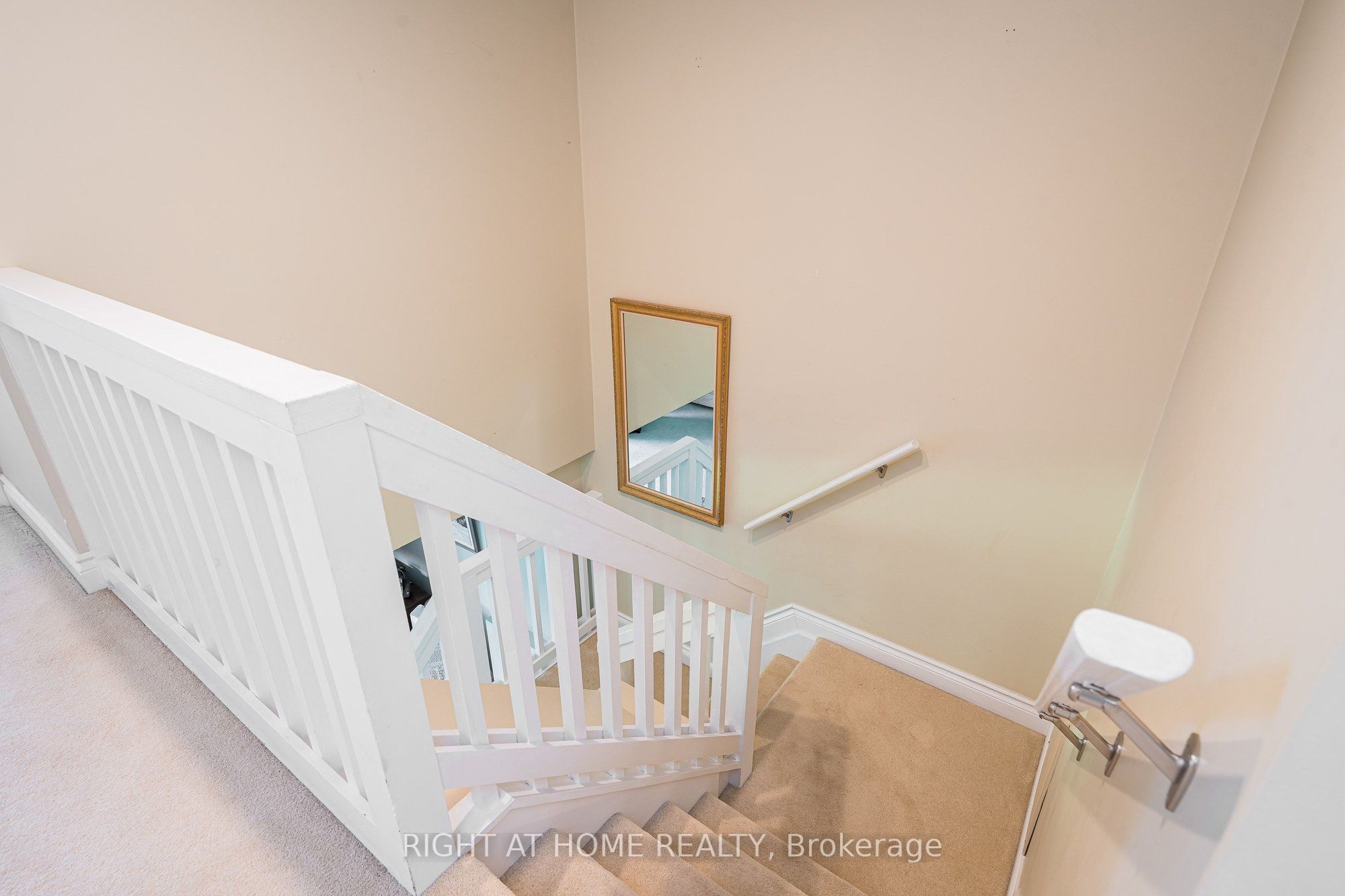 569 Oxbow Crescent Property Photo 27