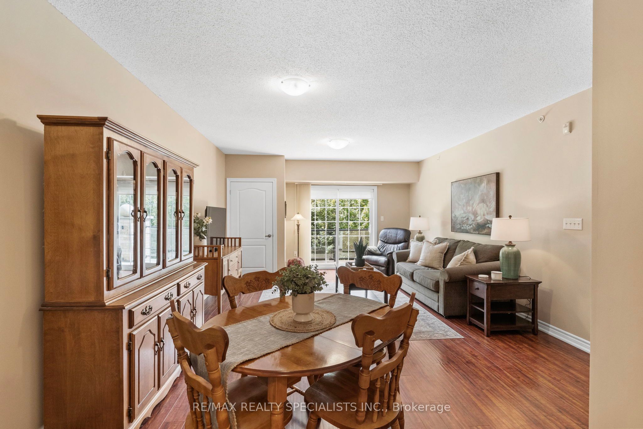 41 Ferndale Drive S 408 Property Photo 11