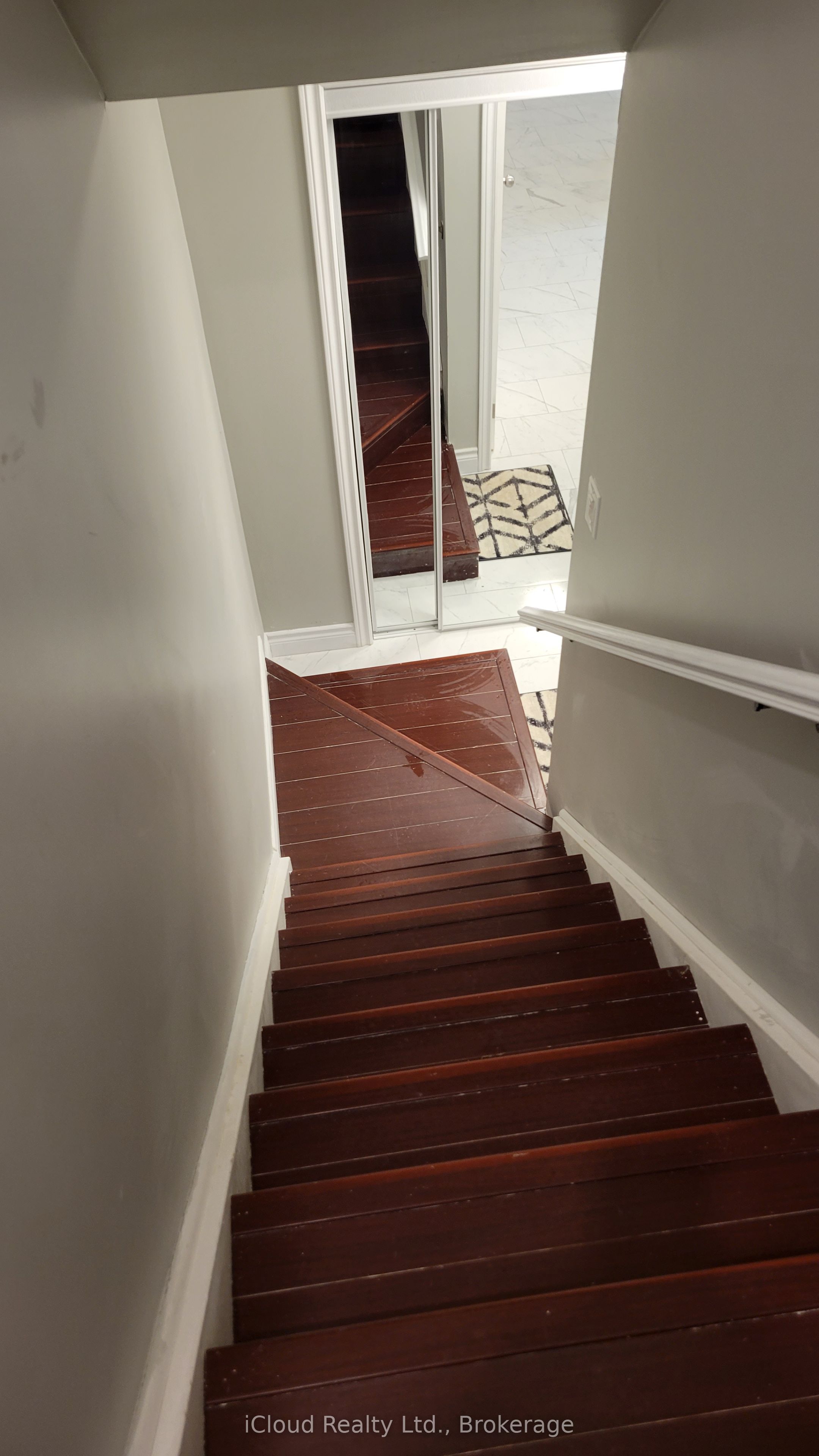296 Hickling Trail Property Photo 3