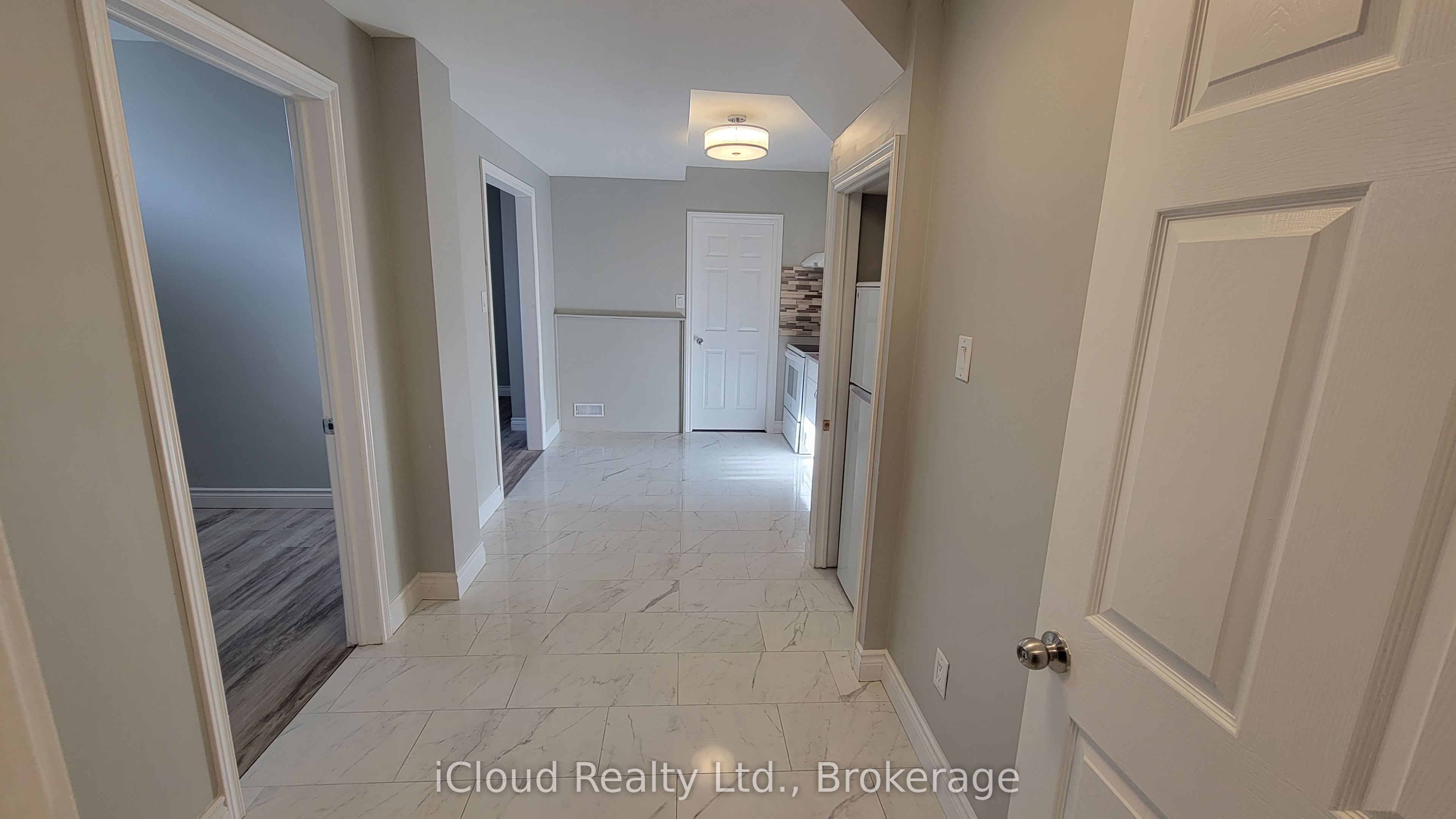 296 Hickling Trail Property Photo 4
