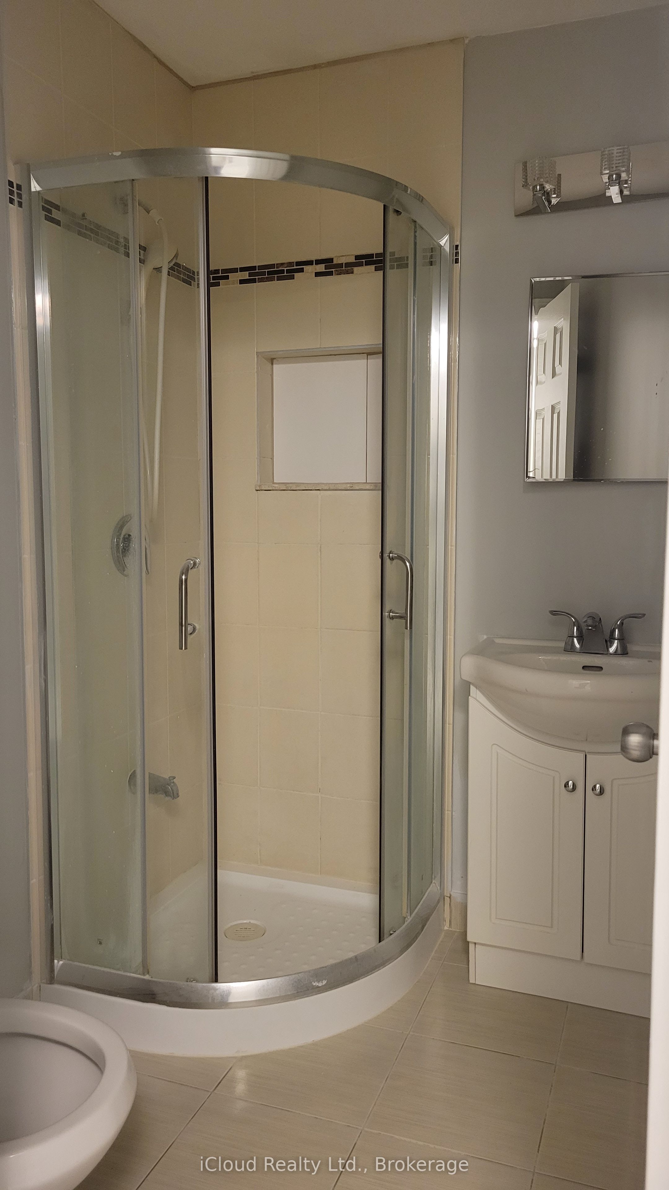 296 Hickling Trail Property Photo 8