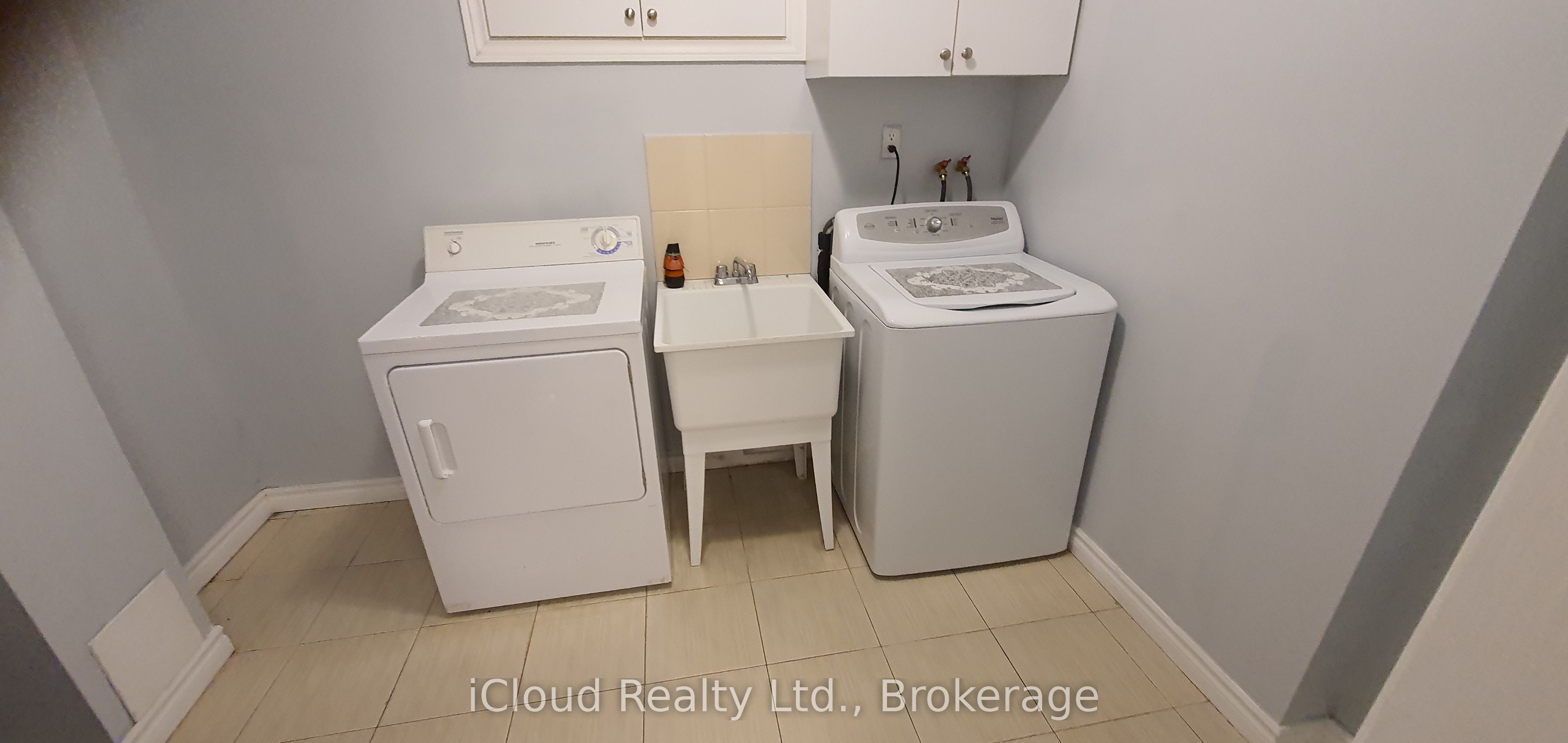296 Hickling Trail Property Photo 9