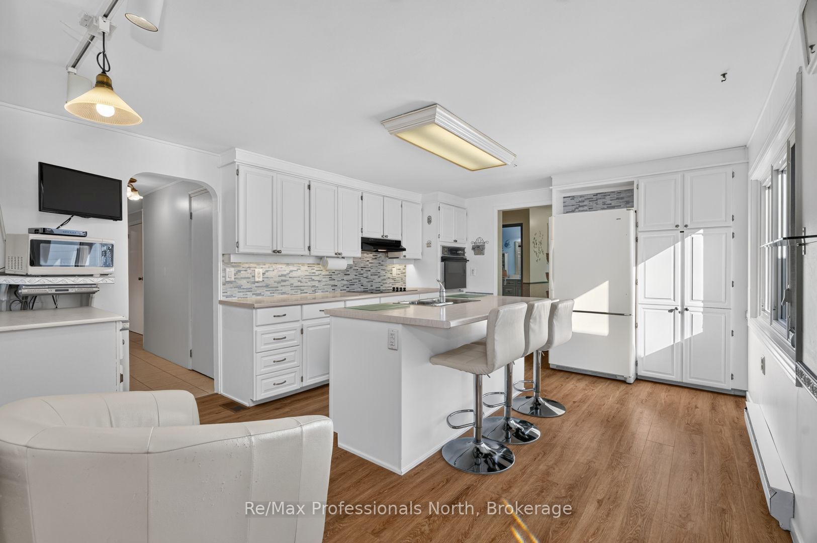 2381 11 Highway Property Photo 8