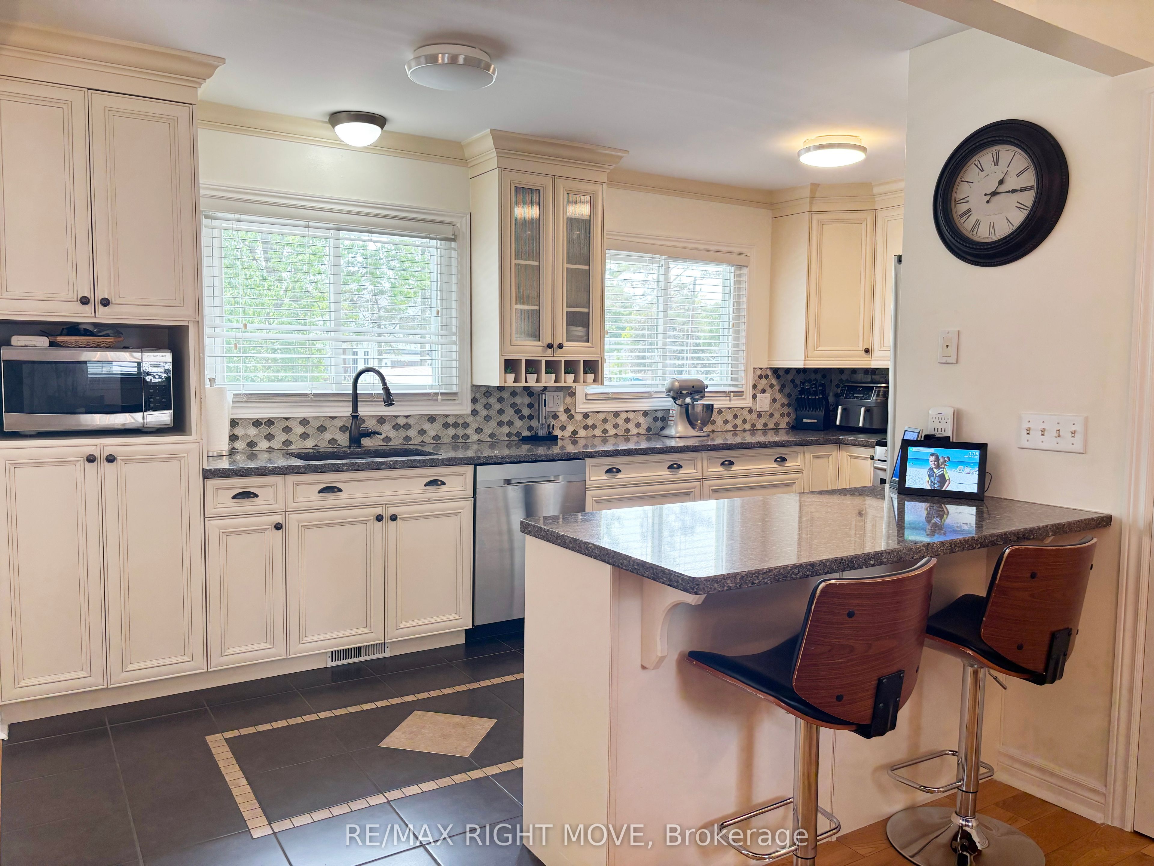 3705 Shadow Creek Road Property Photo 5