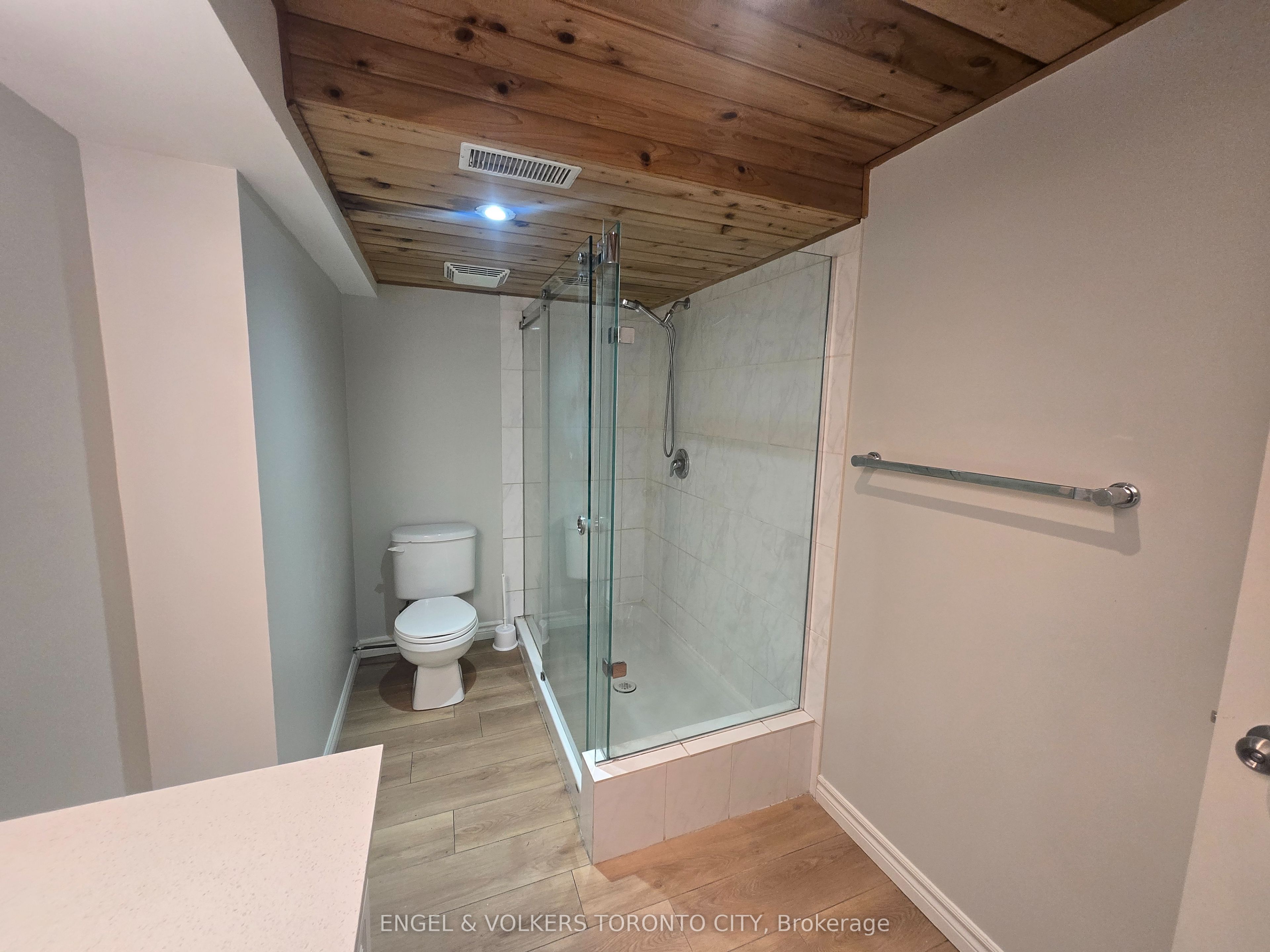 17 Centre Street B Property Photo 3