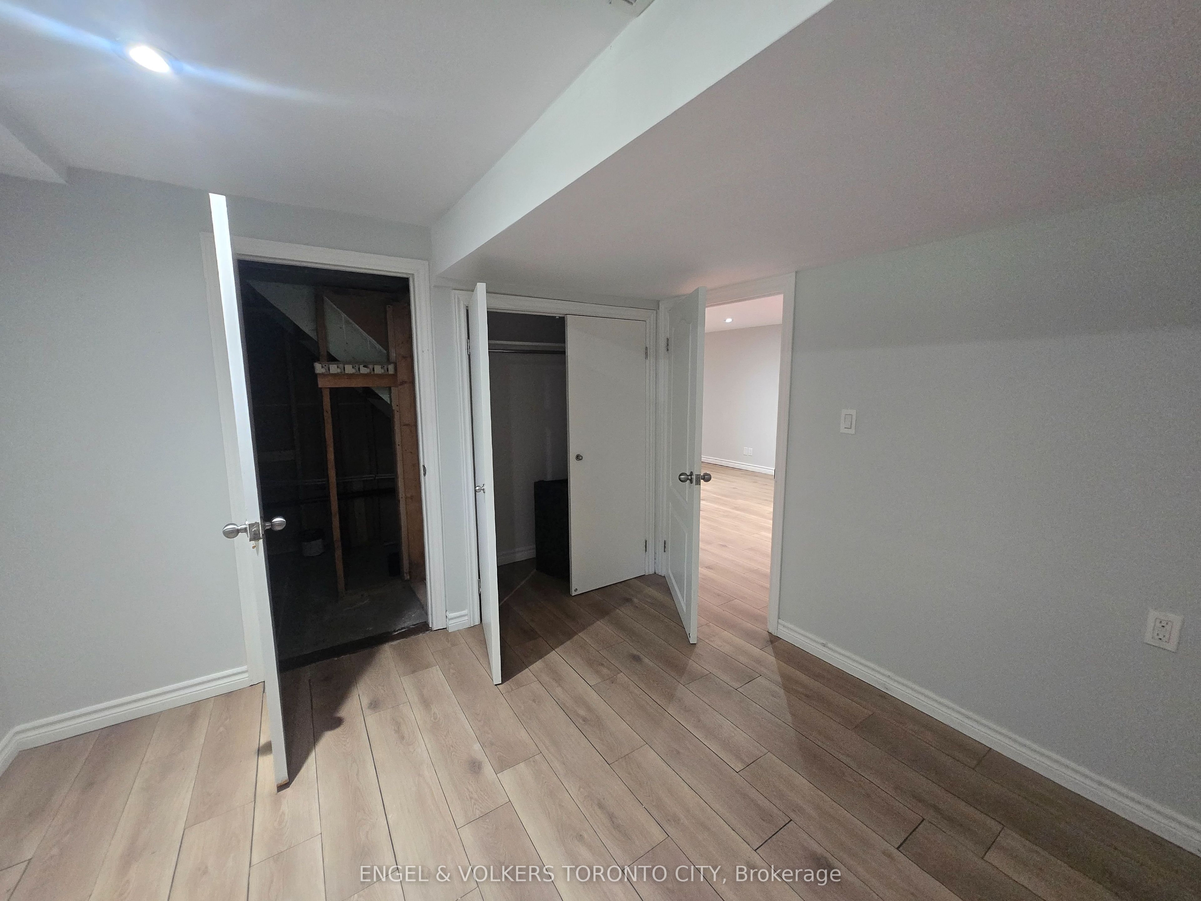 17 Centre Street B Property Photo 4