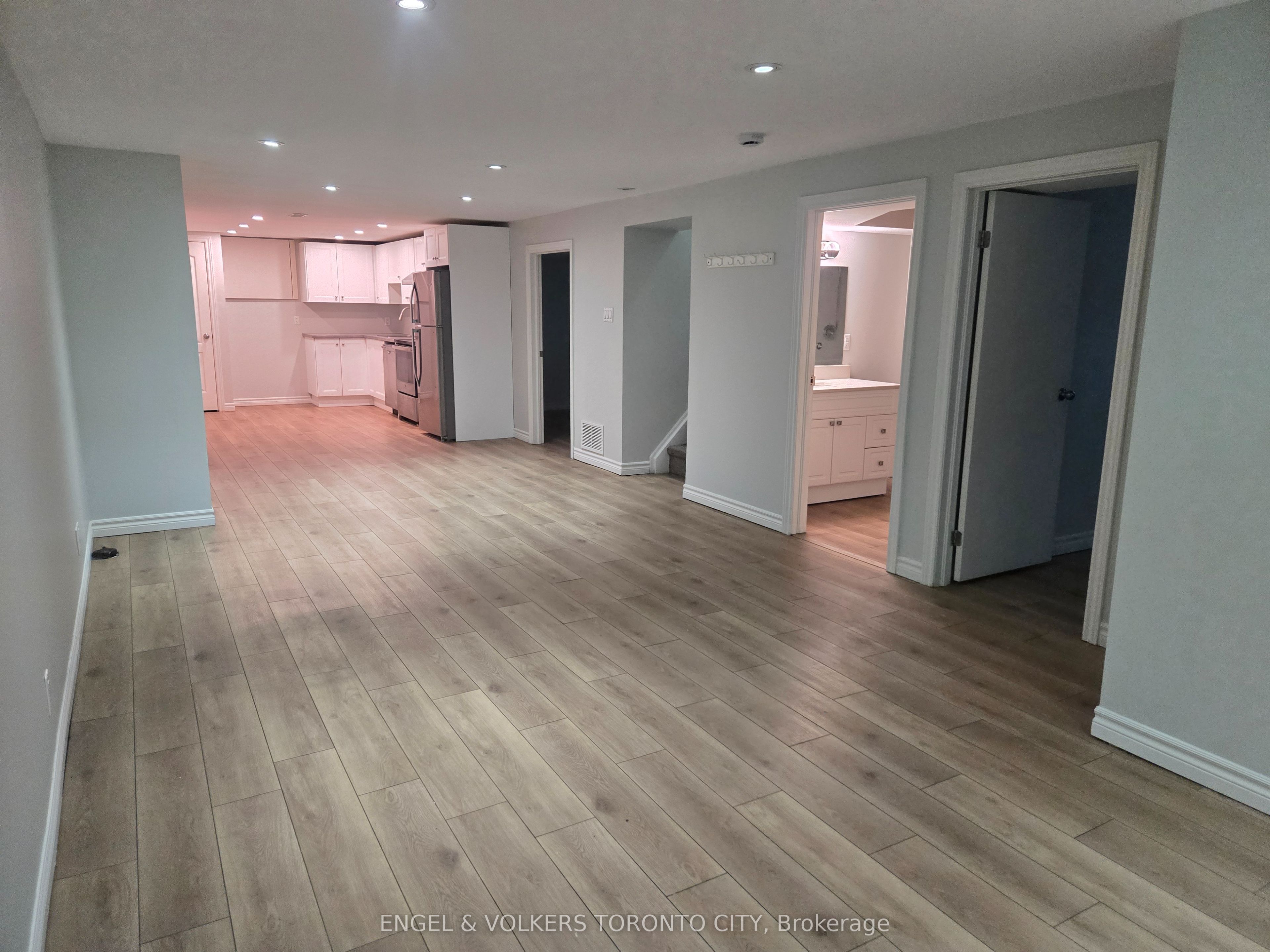 17 Centre Street B Property Photo 5