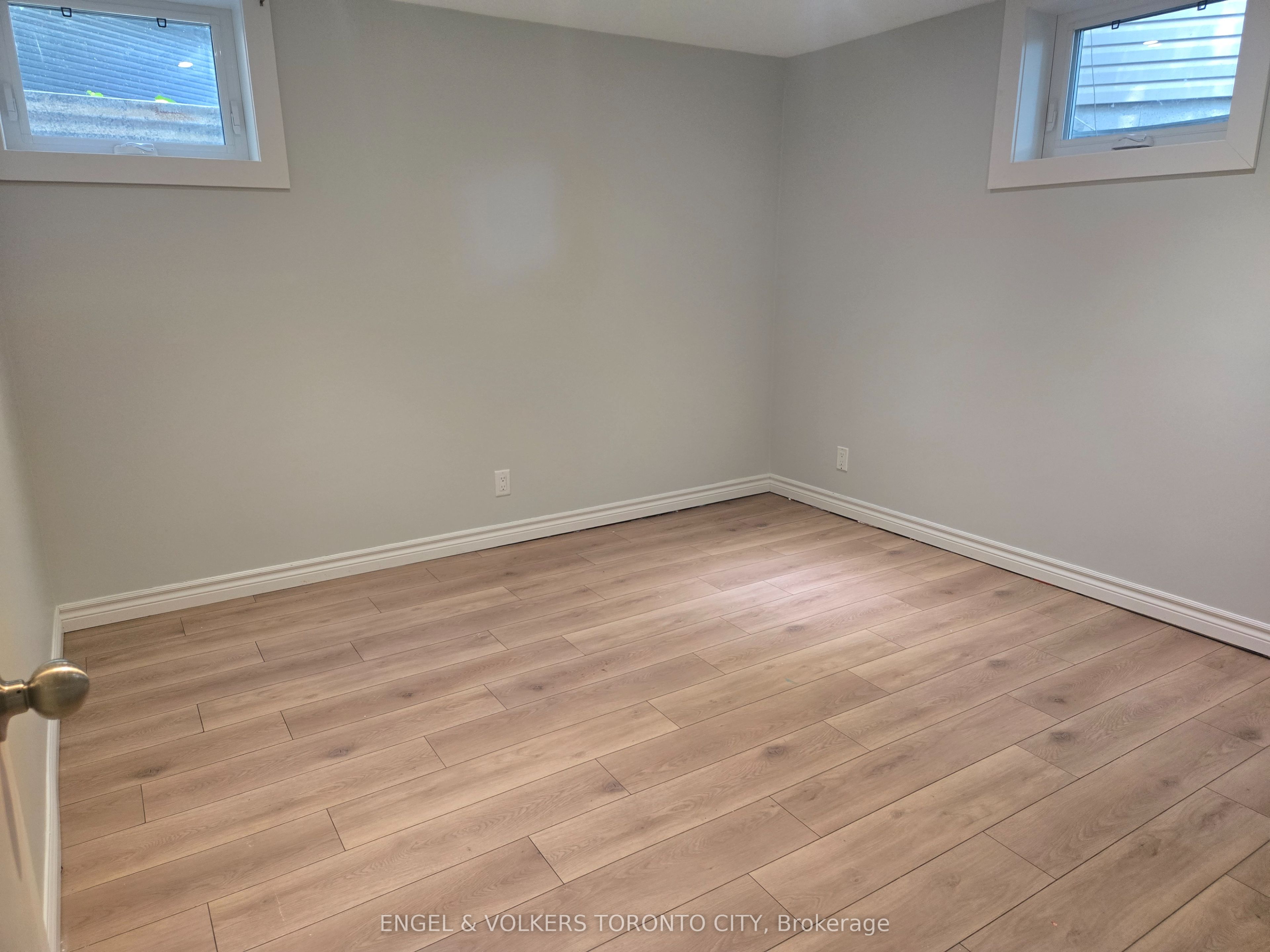 17 Centre Street B Property Photo 6
