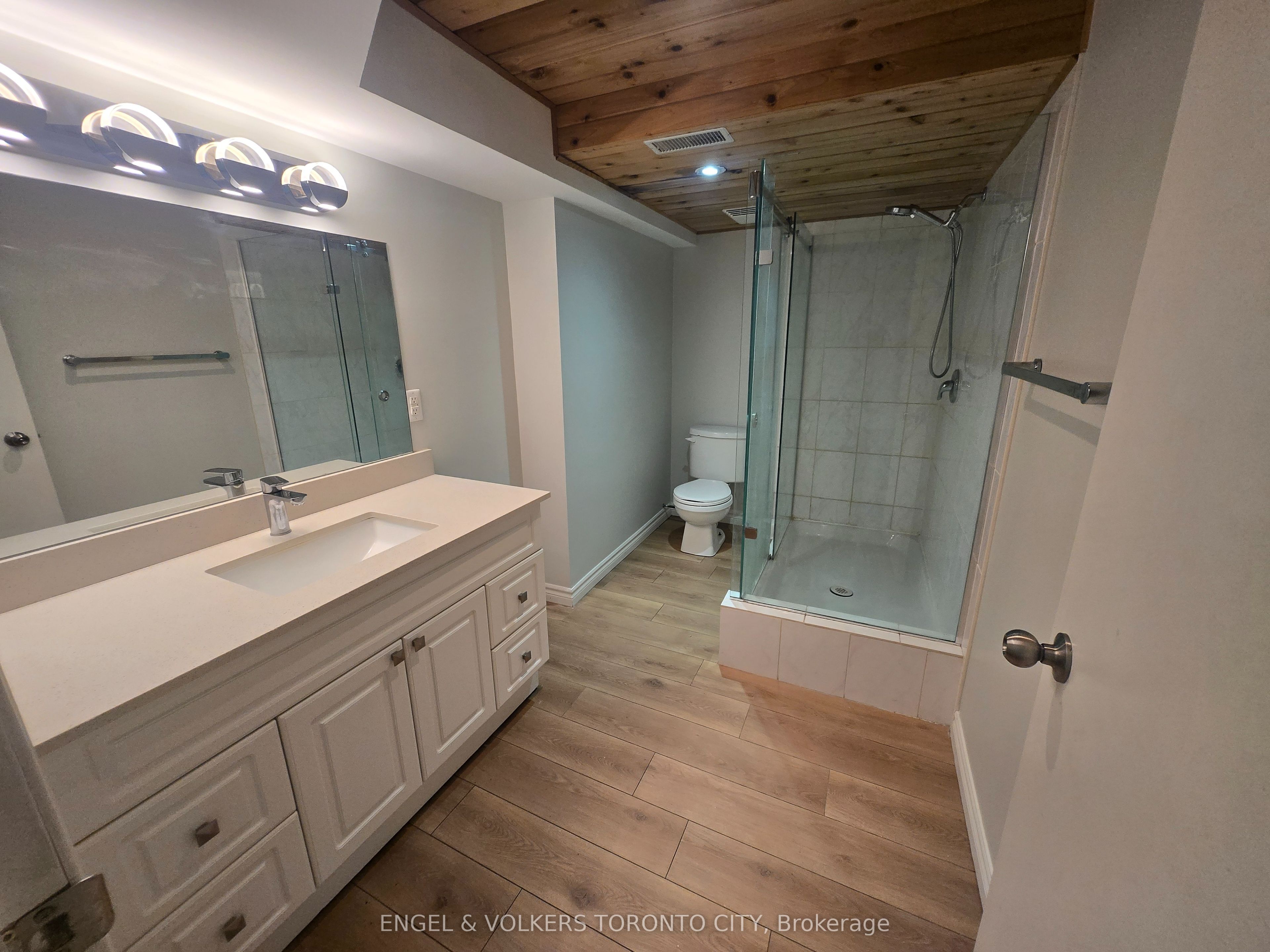 17 Centre Street B Property Photo 8