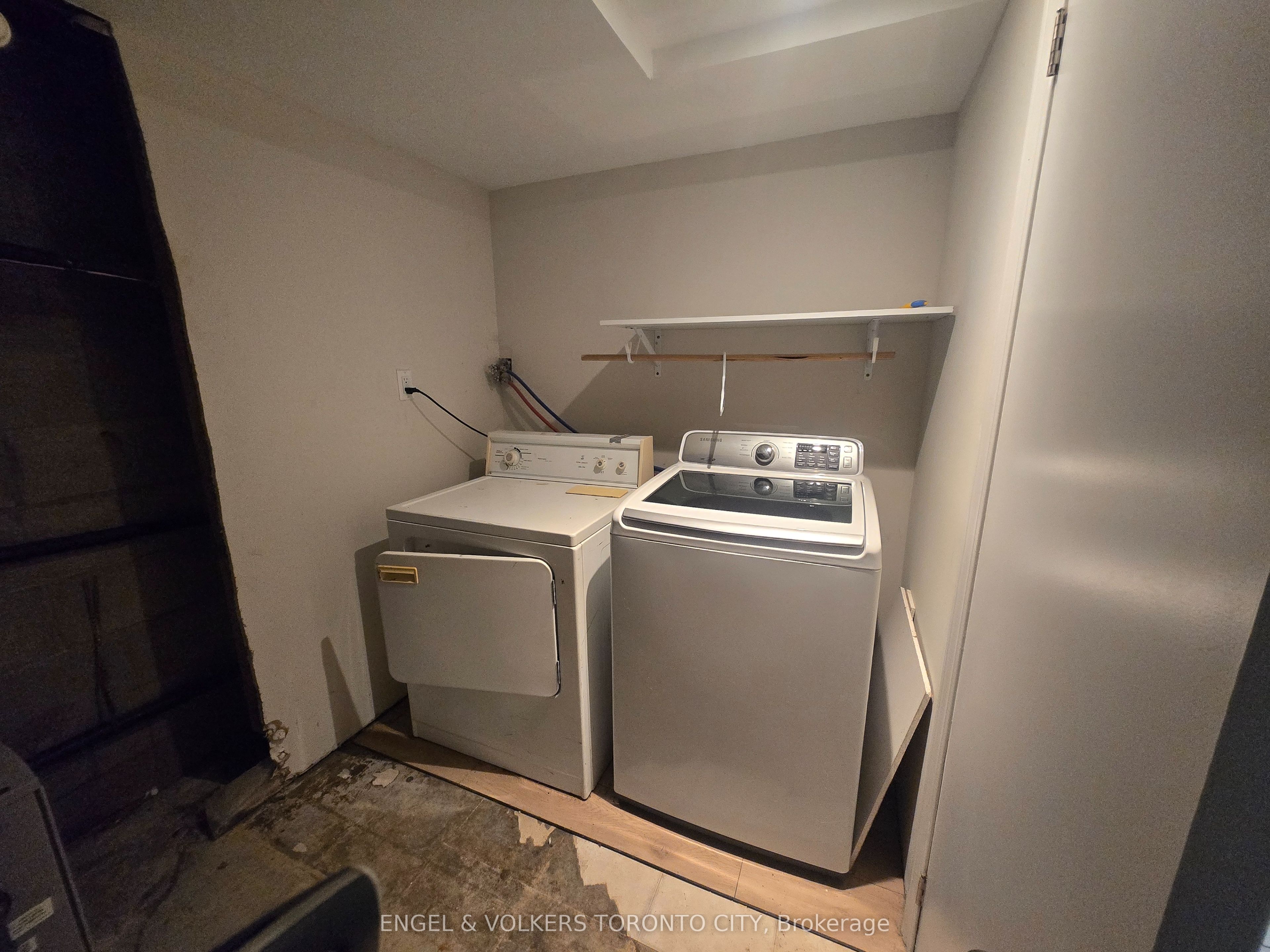 17 Centre Street B Property Photo 9