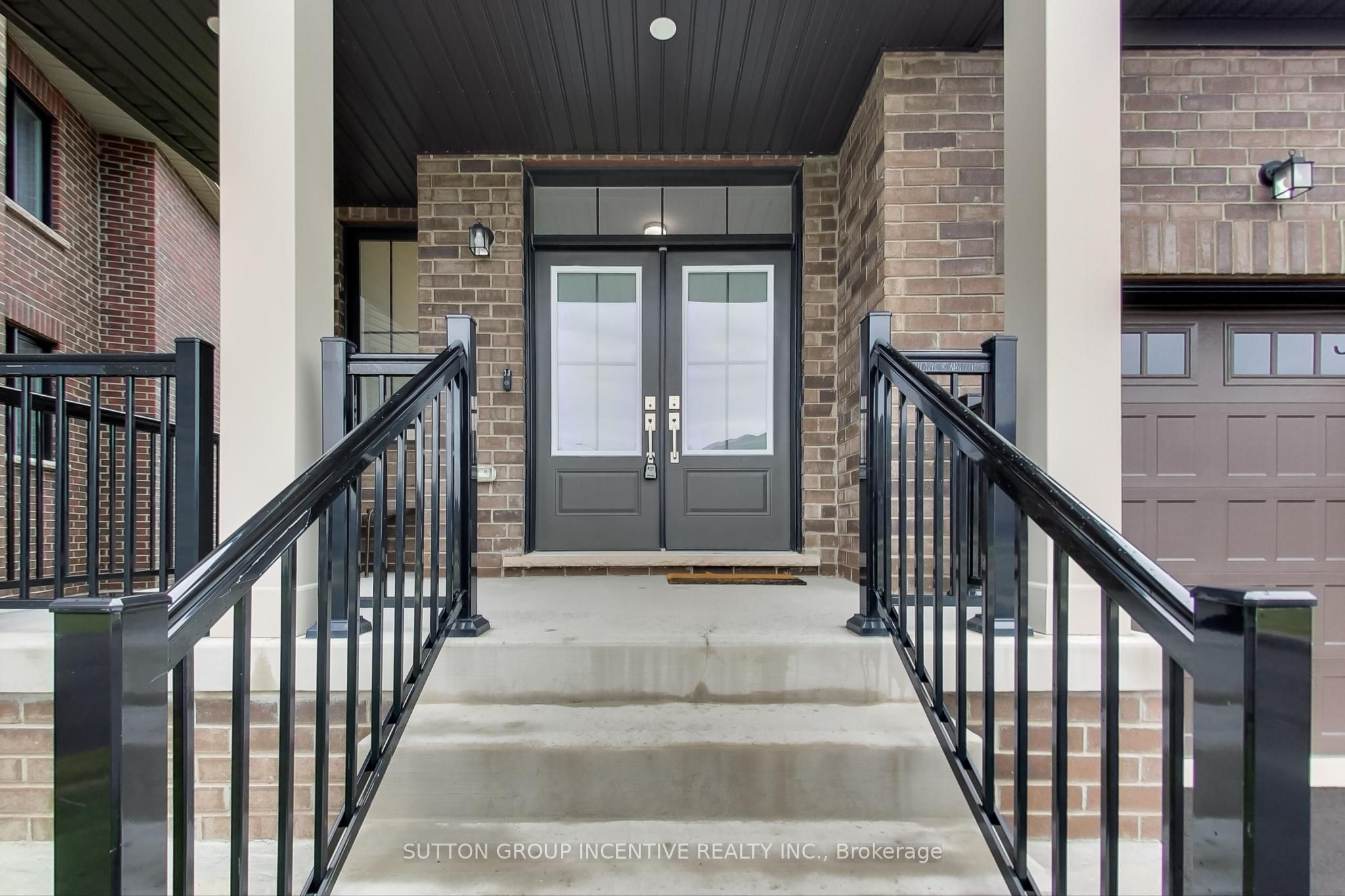 13 Abbey Crescent Property Photo 2