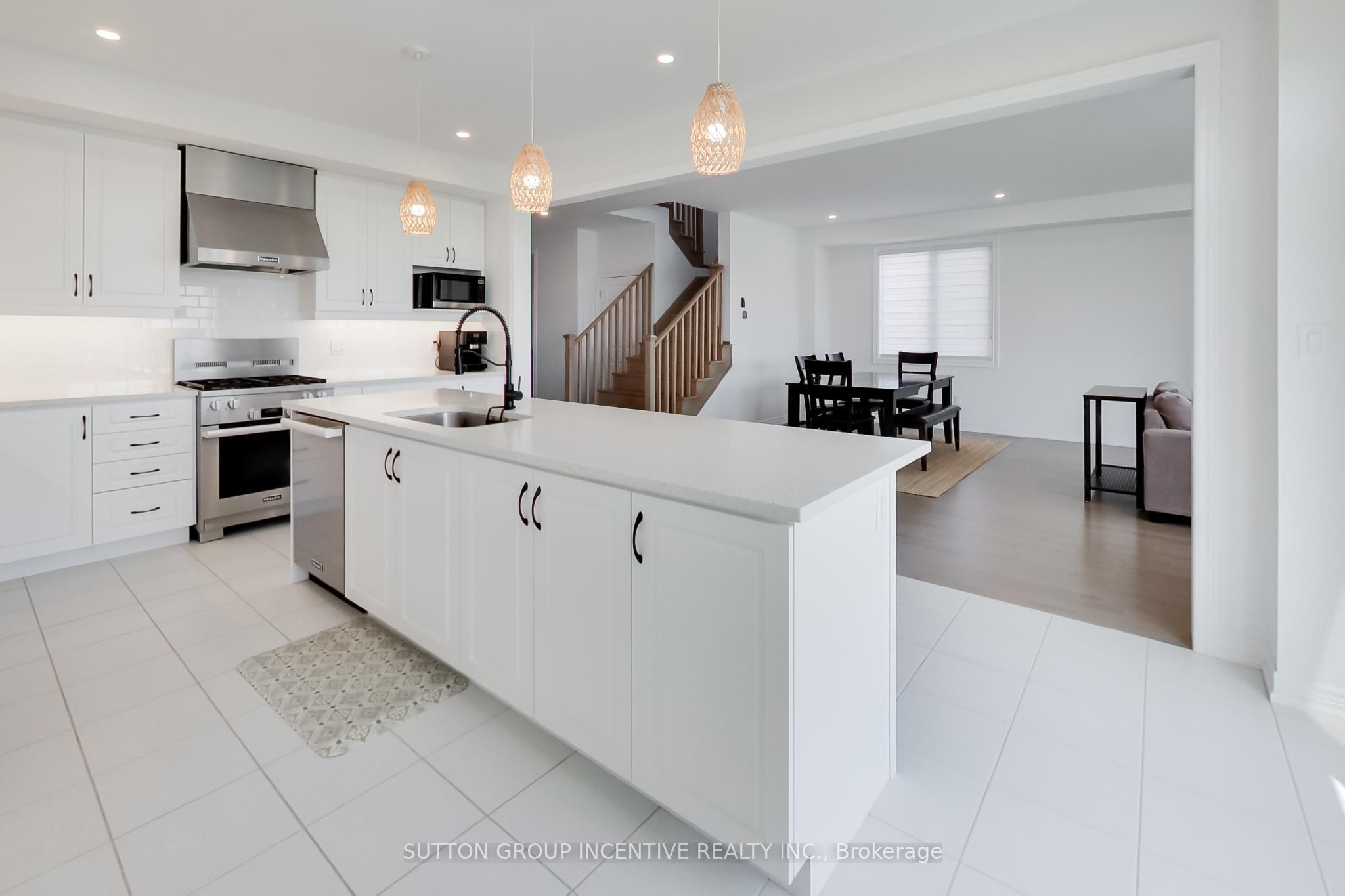 13 Abbey Crescent Property Photo 6