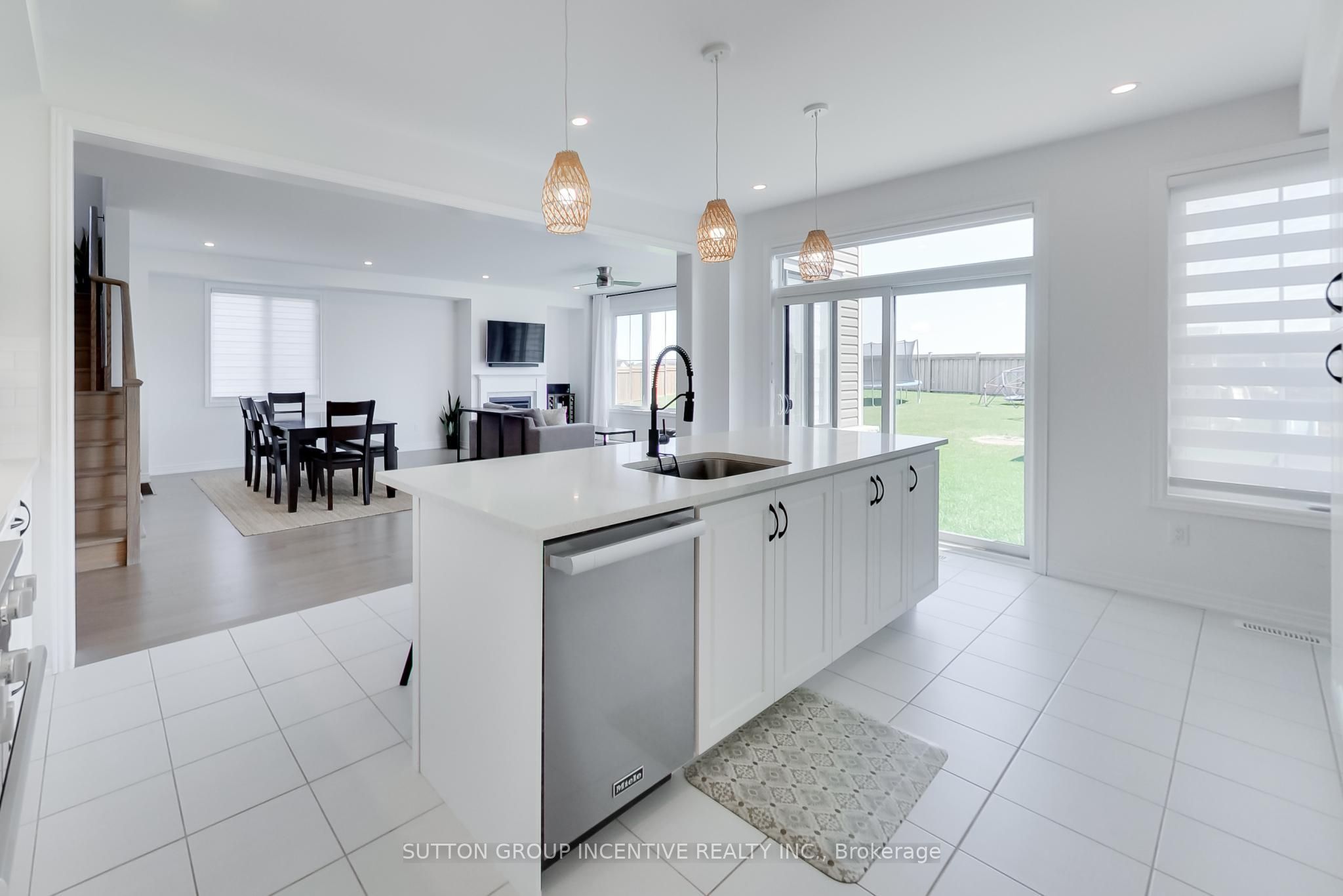 13 Abbey Crescent Property Photo 7
