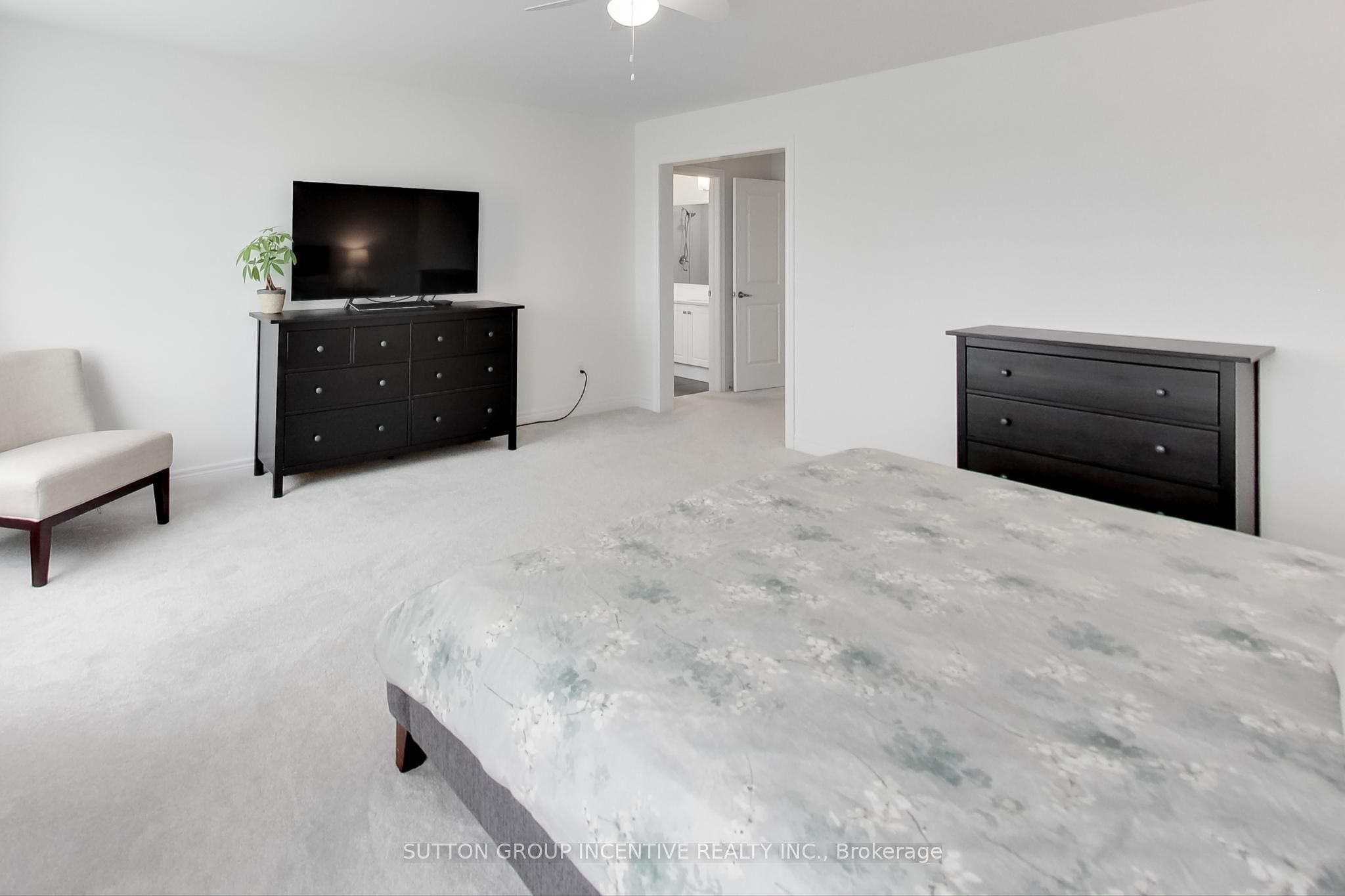 13 Abbey Crescent Property Photo 16