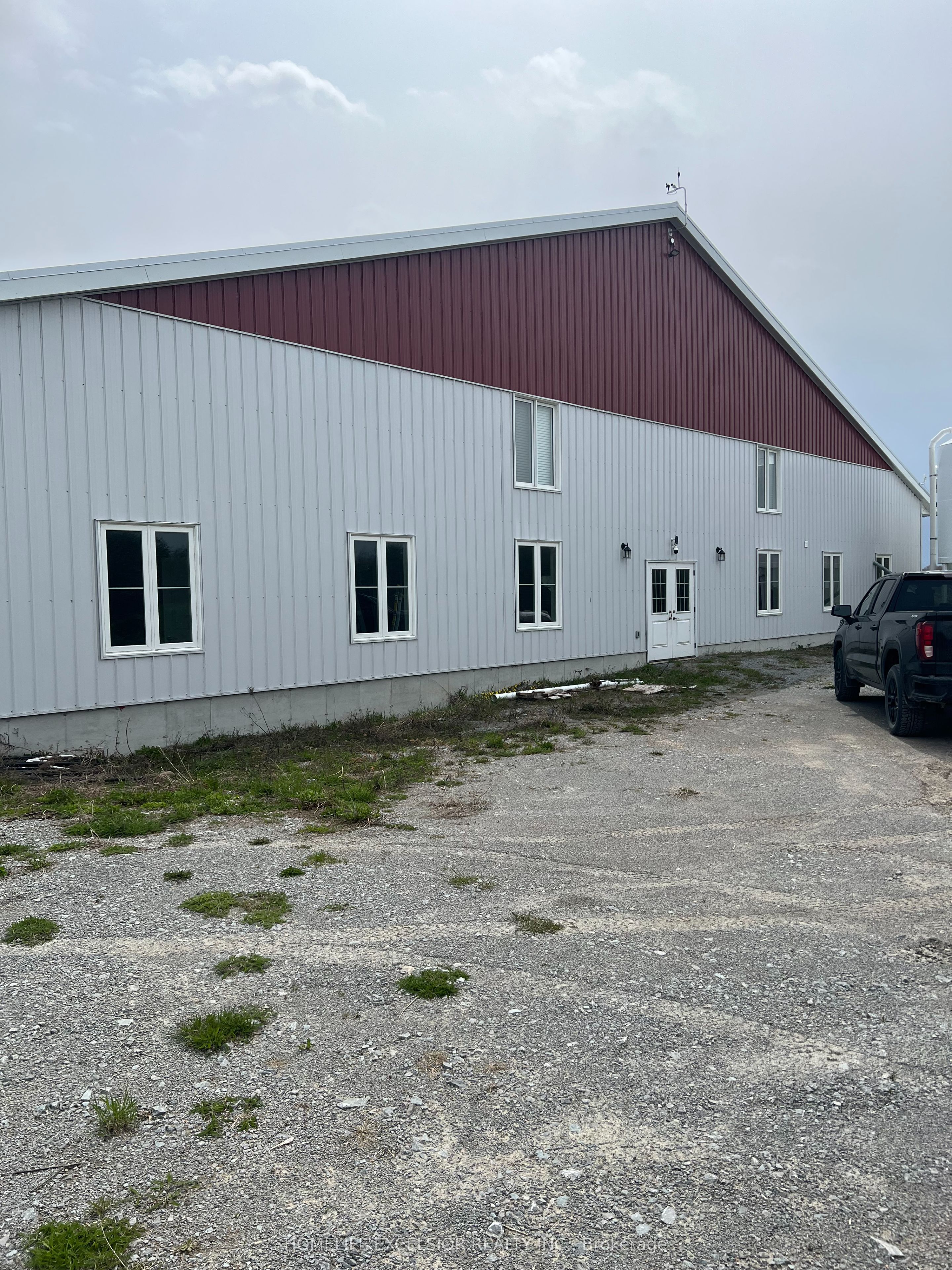1854 5 Side Road Property Photo 8