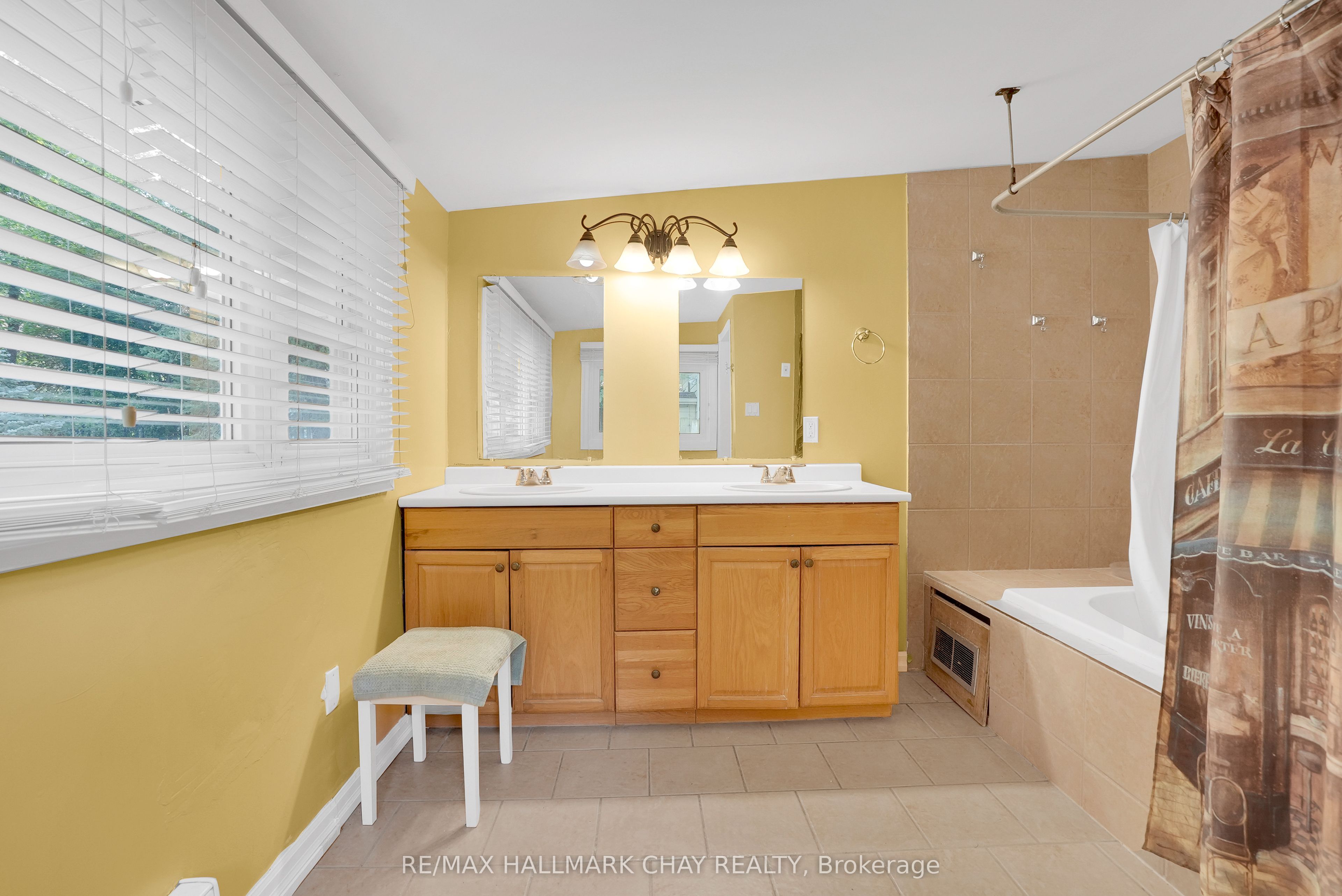 34 North Street N Property Photo 21