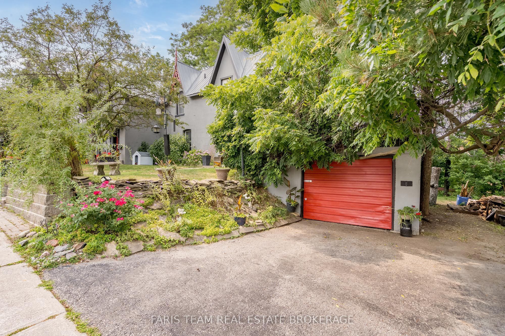 338 Gloucester Street Property Photo 31