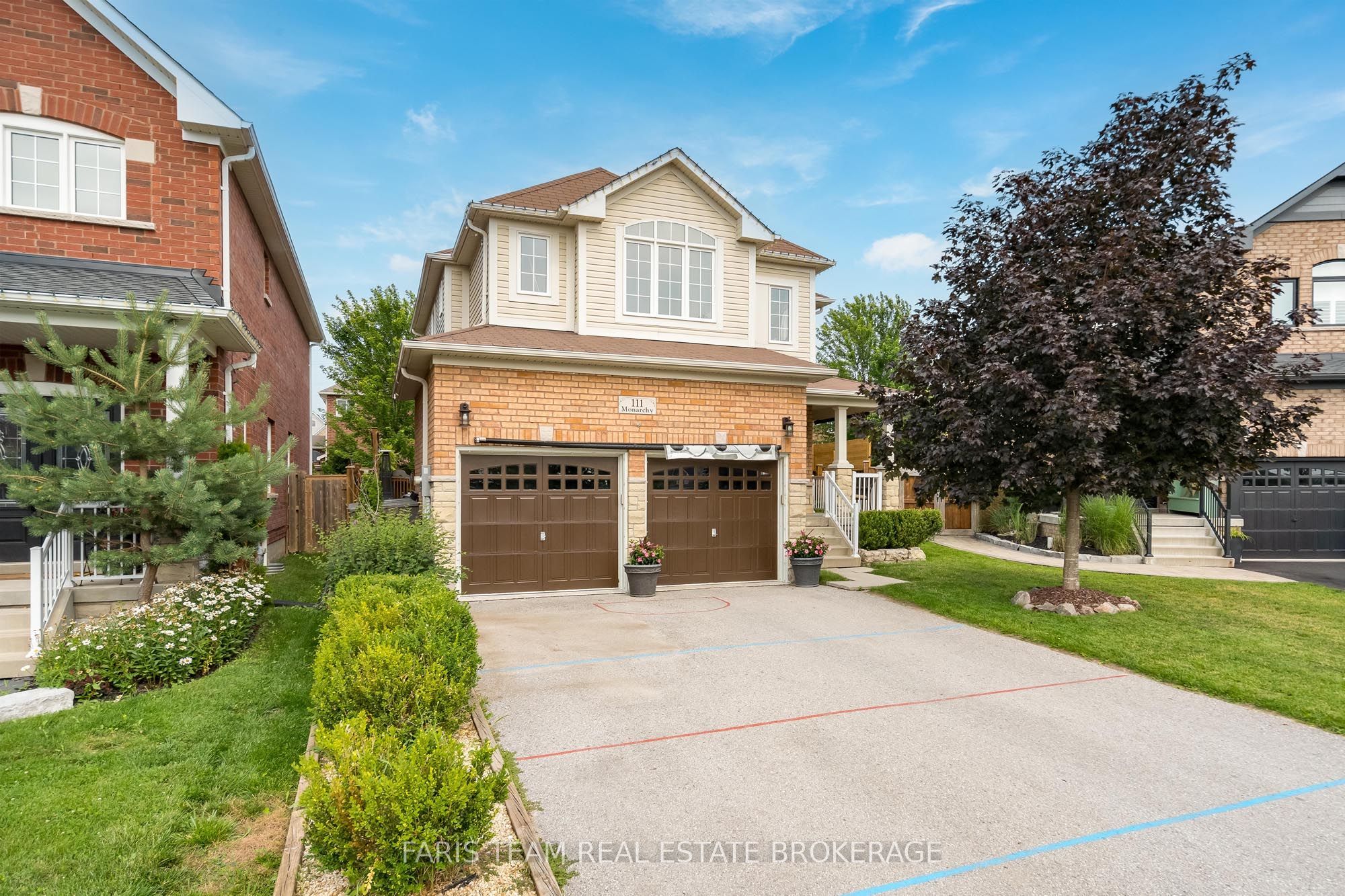 111 Monarchy Street Property Photo 1