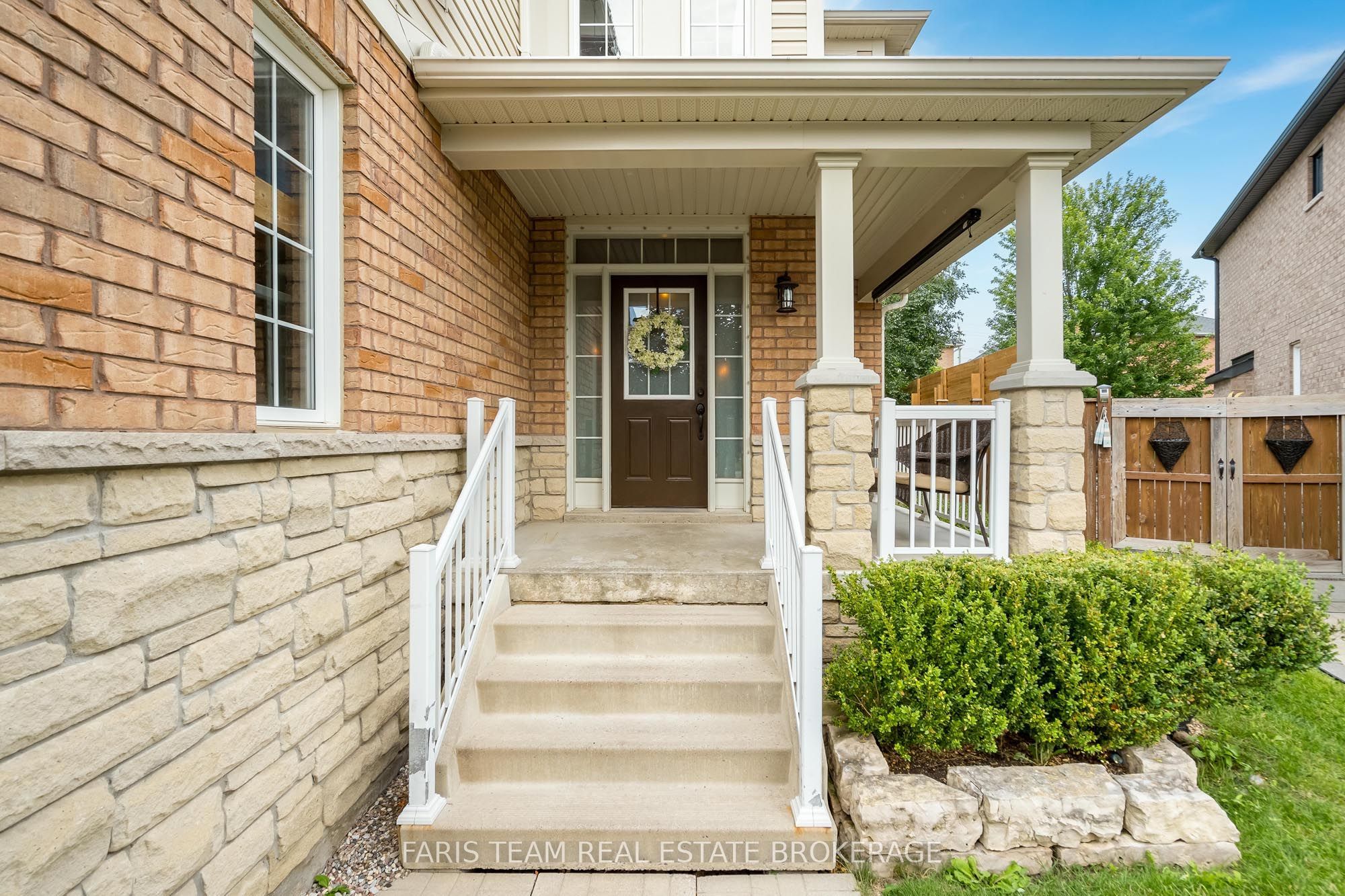 111 Monarchy Street Property Photo 4