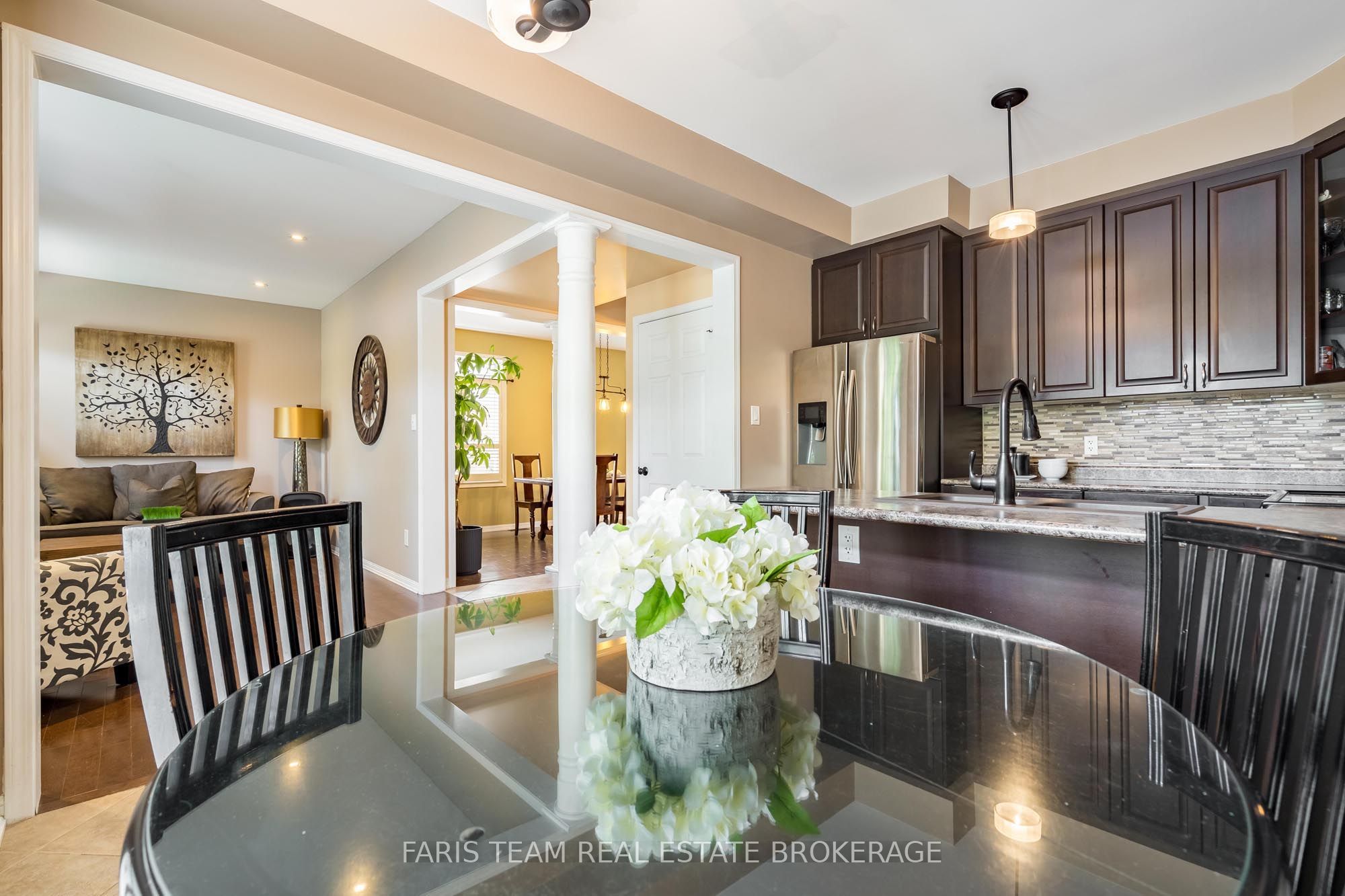 111 Monarchy Street Property Photo 10