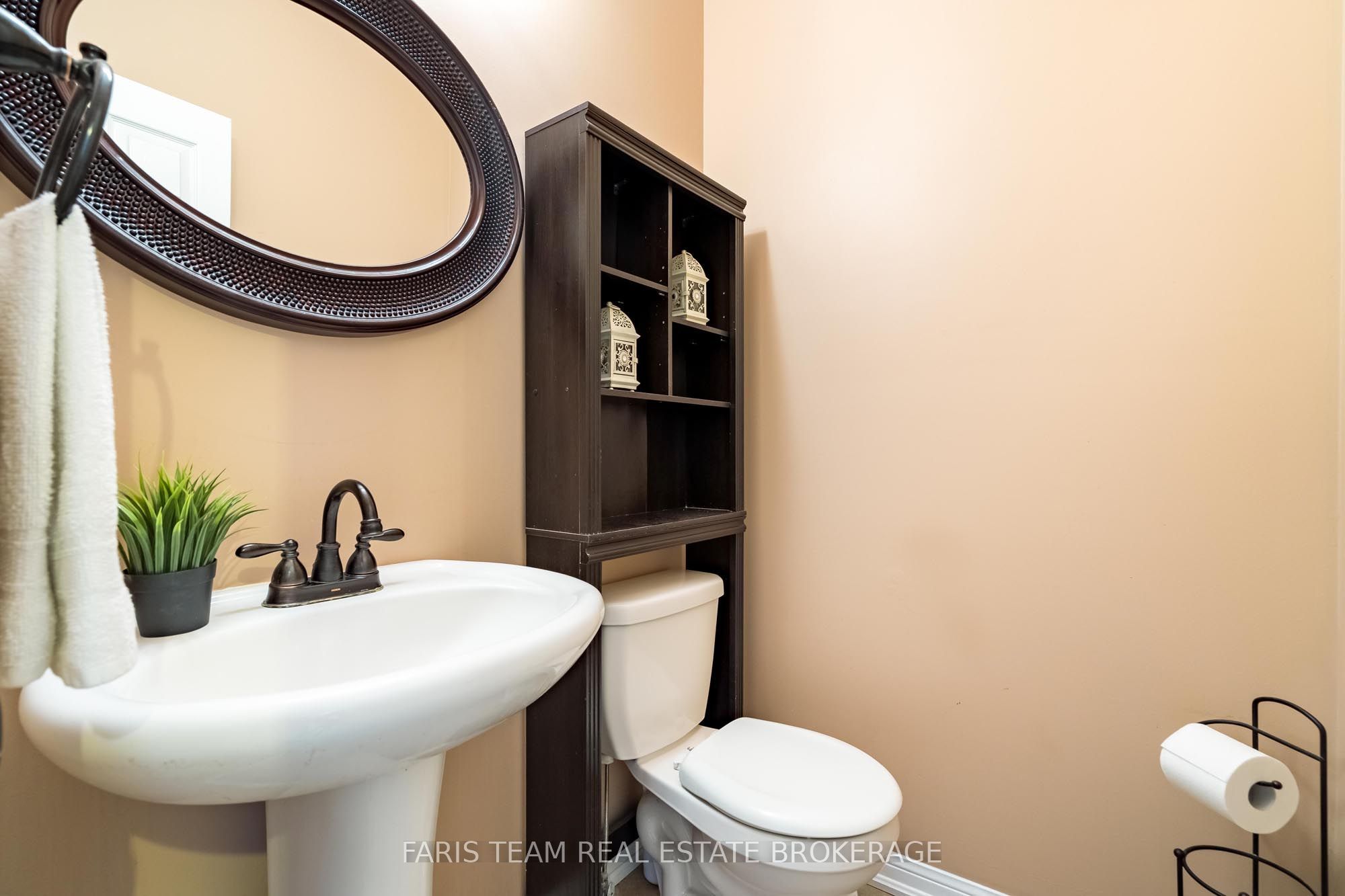 111 Monarchy Street Property Photo 16
