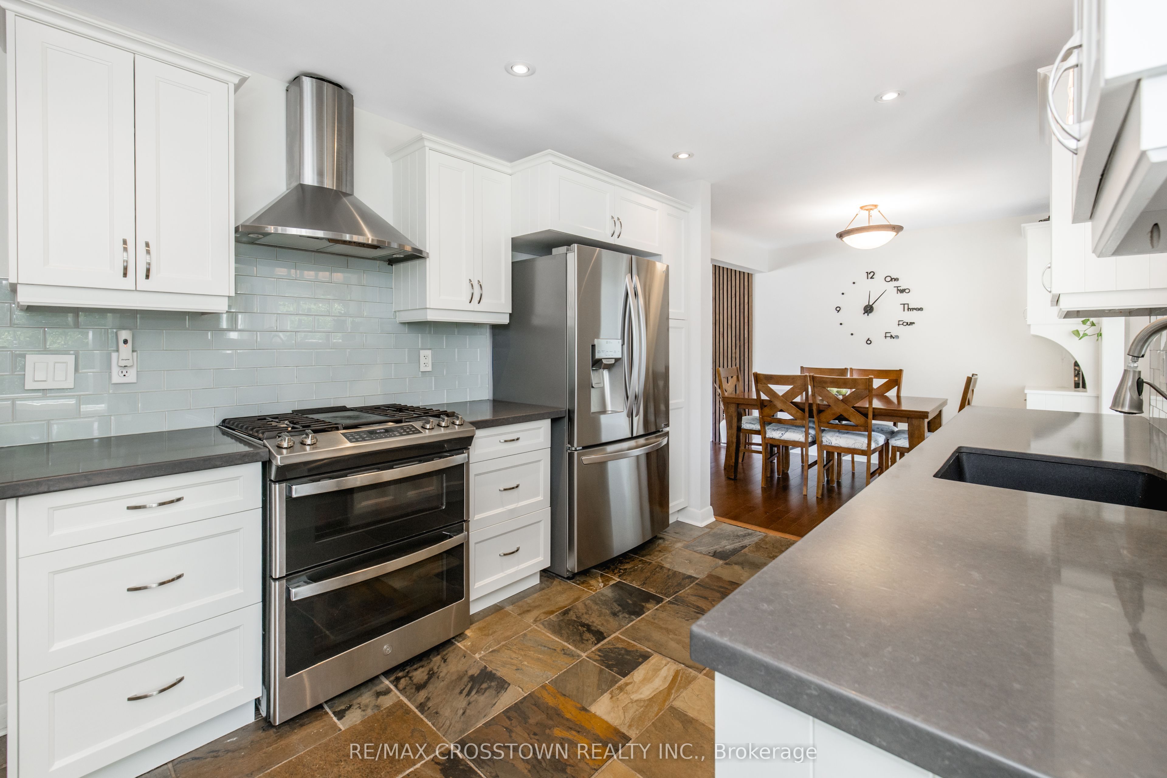 11 Castle Drive Property Photo 13