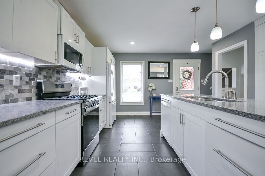 16 Sumac Crescent Property Photo 8