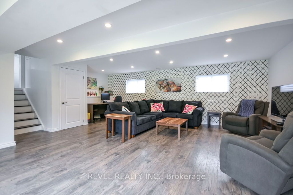 16 Sumac Crescent Property Photo 32