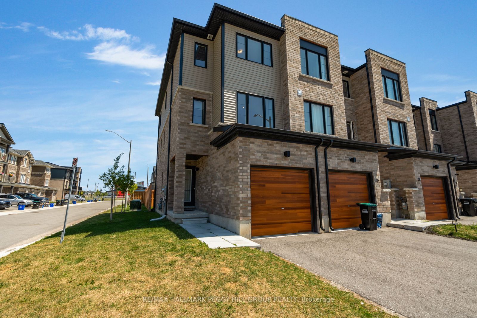 30 Pumpkin Corner Crescent Property Photo 1