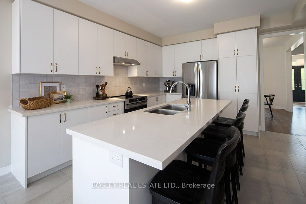 259 Centre Street Property Photo 9