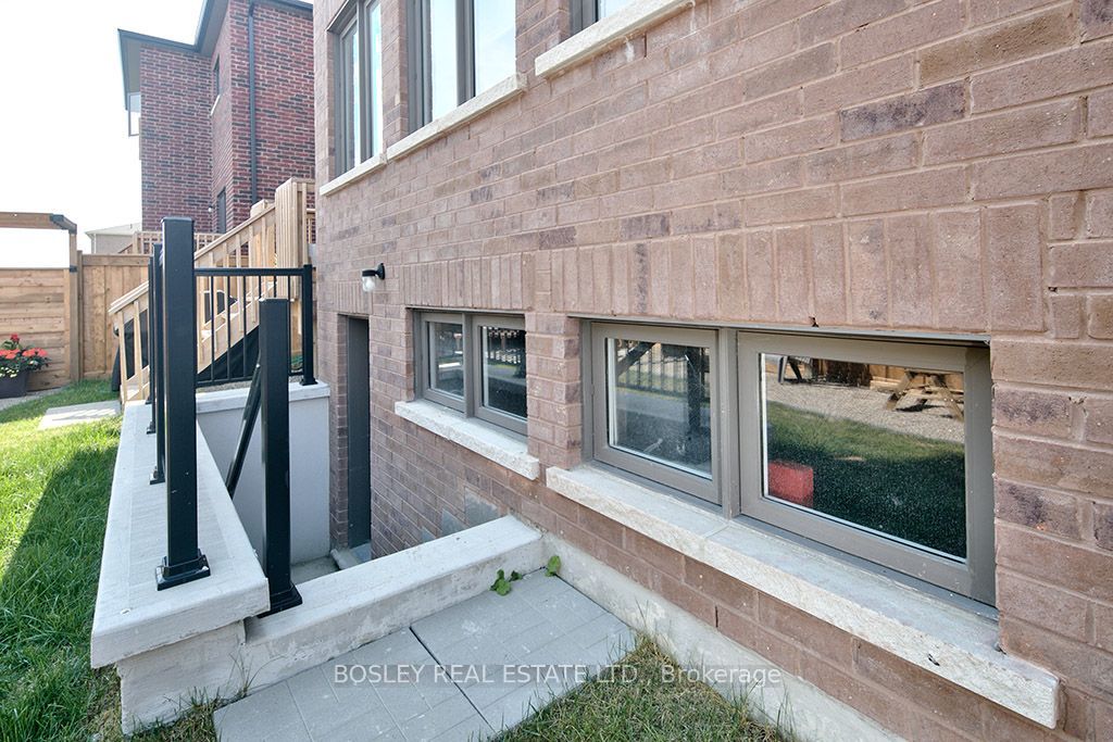 259 Centre Street Property Photo 16