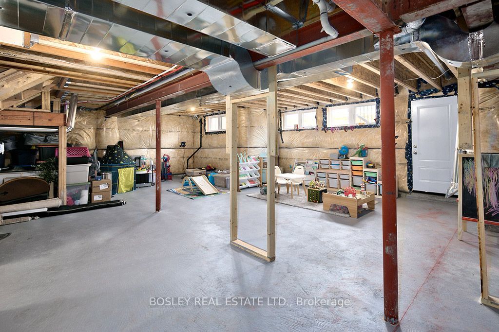 259 Centre Street Property Photo 32